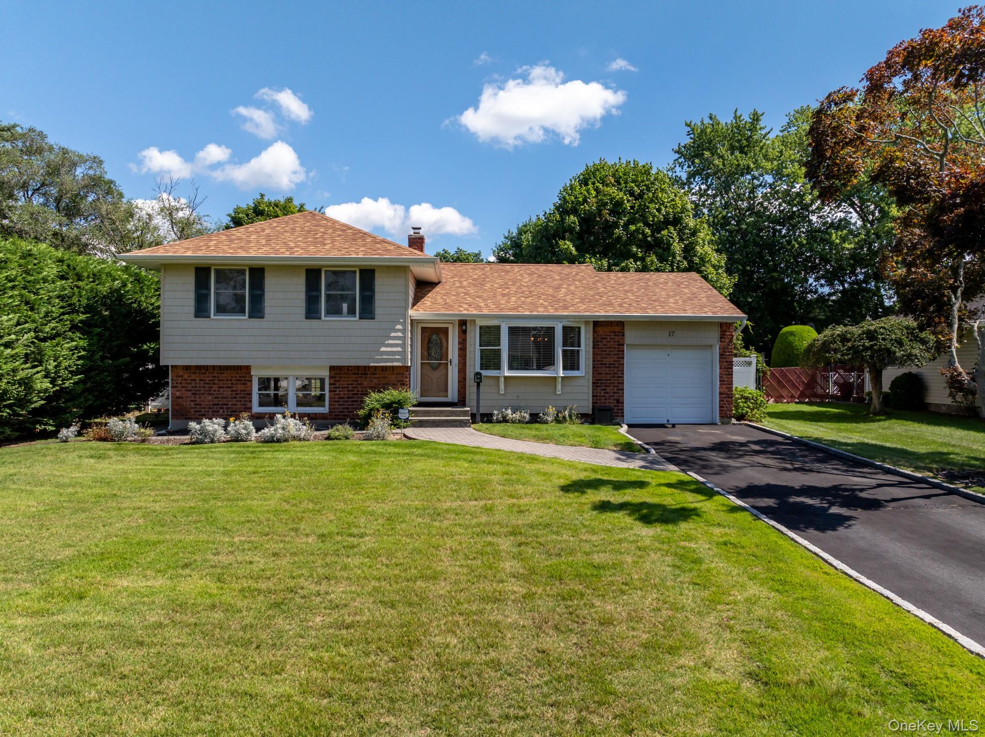 17 Keswick Drive, East Islip