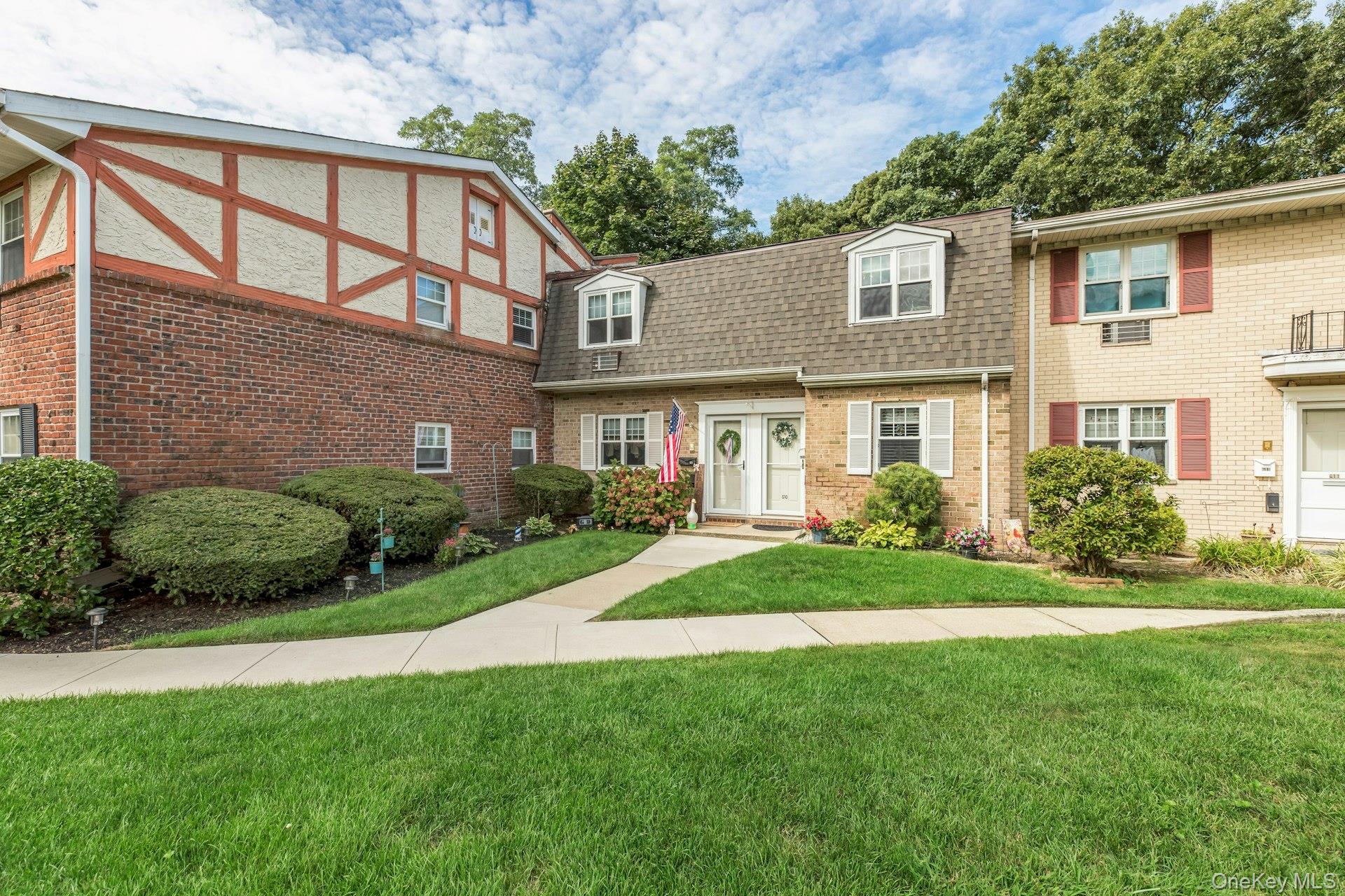21 Glen Hollow Drive #G9, Holtsville
