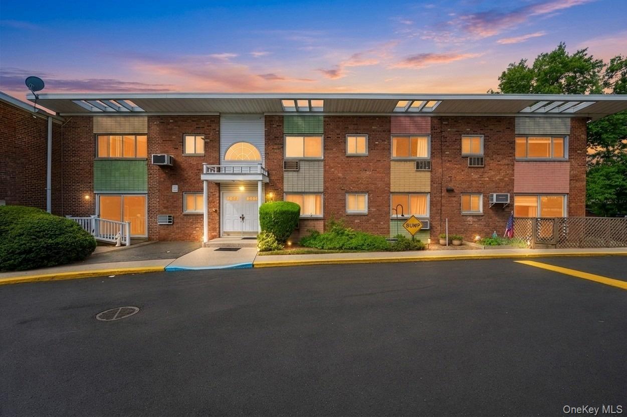 263 Newbridge Road, Levittown