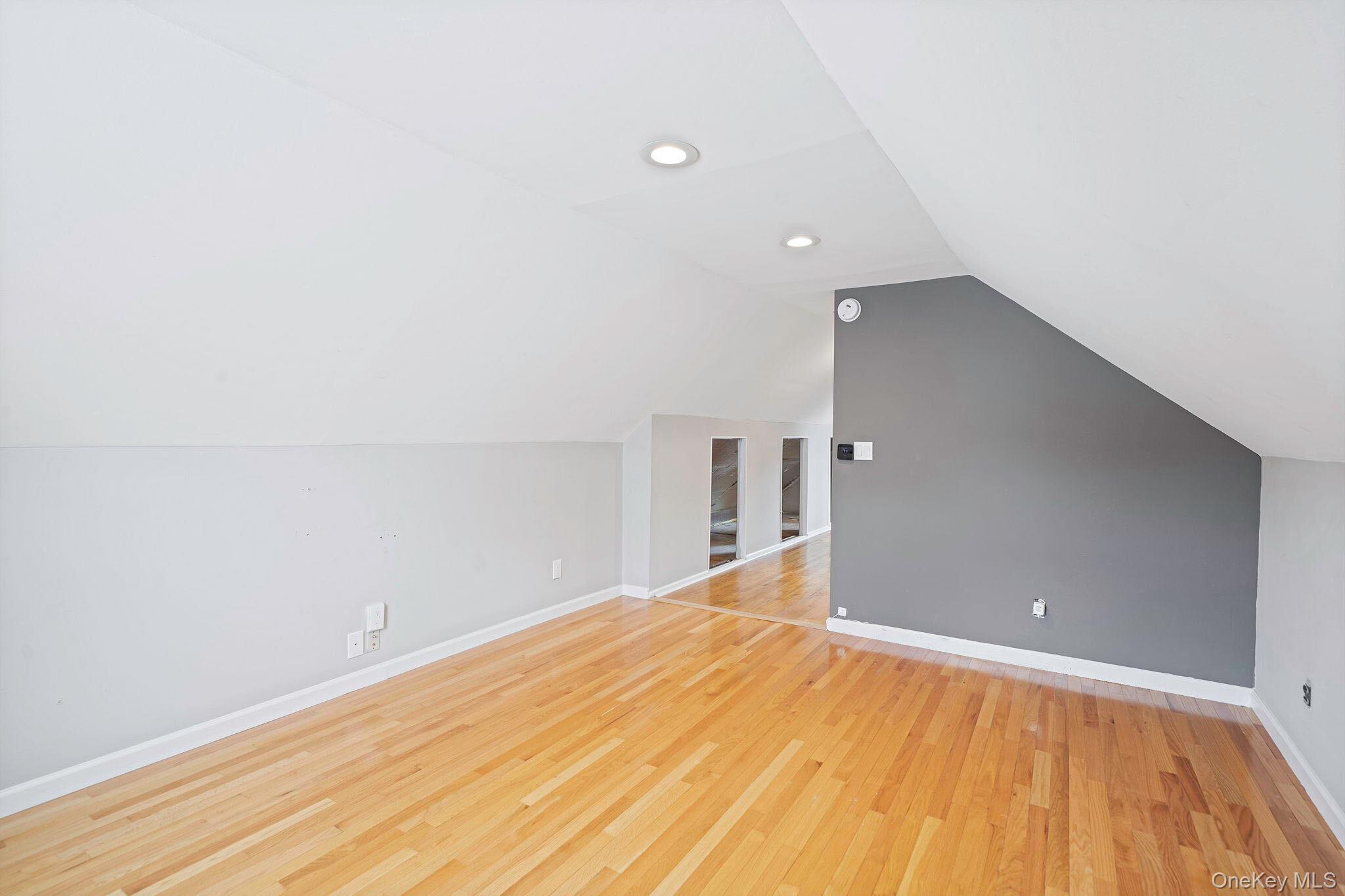 190 Albertson Place — photo 16