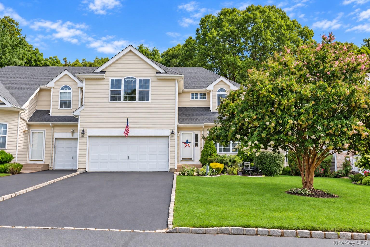 4 Sunflower Ridge Road, South Setauket