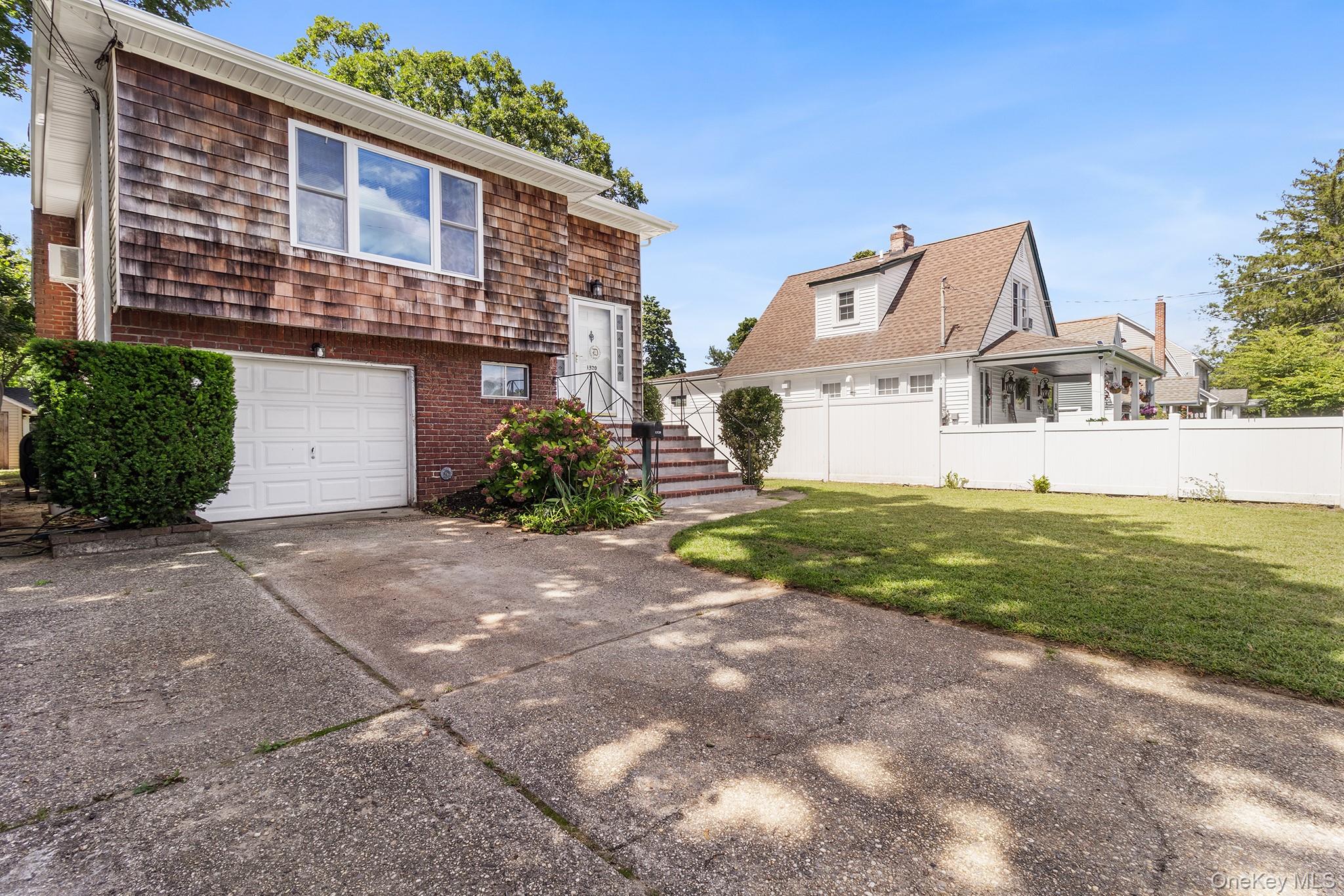 1320 Pine Acres Boulevard — photo 2