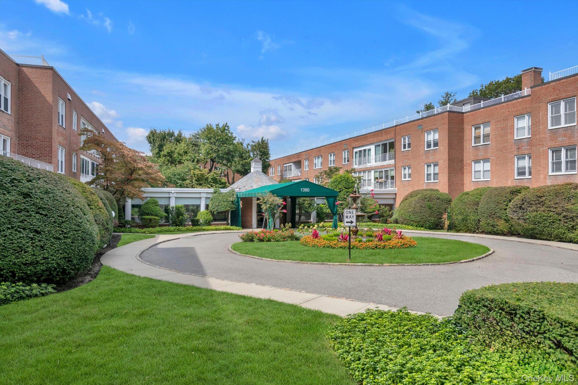 1390 Broadway #119, Hewlett