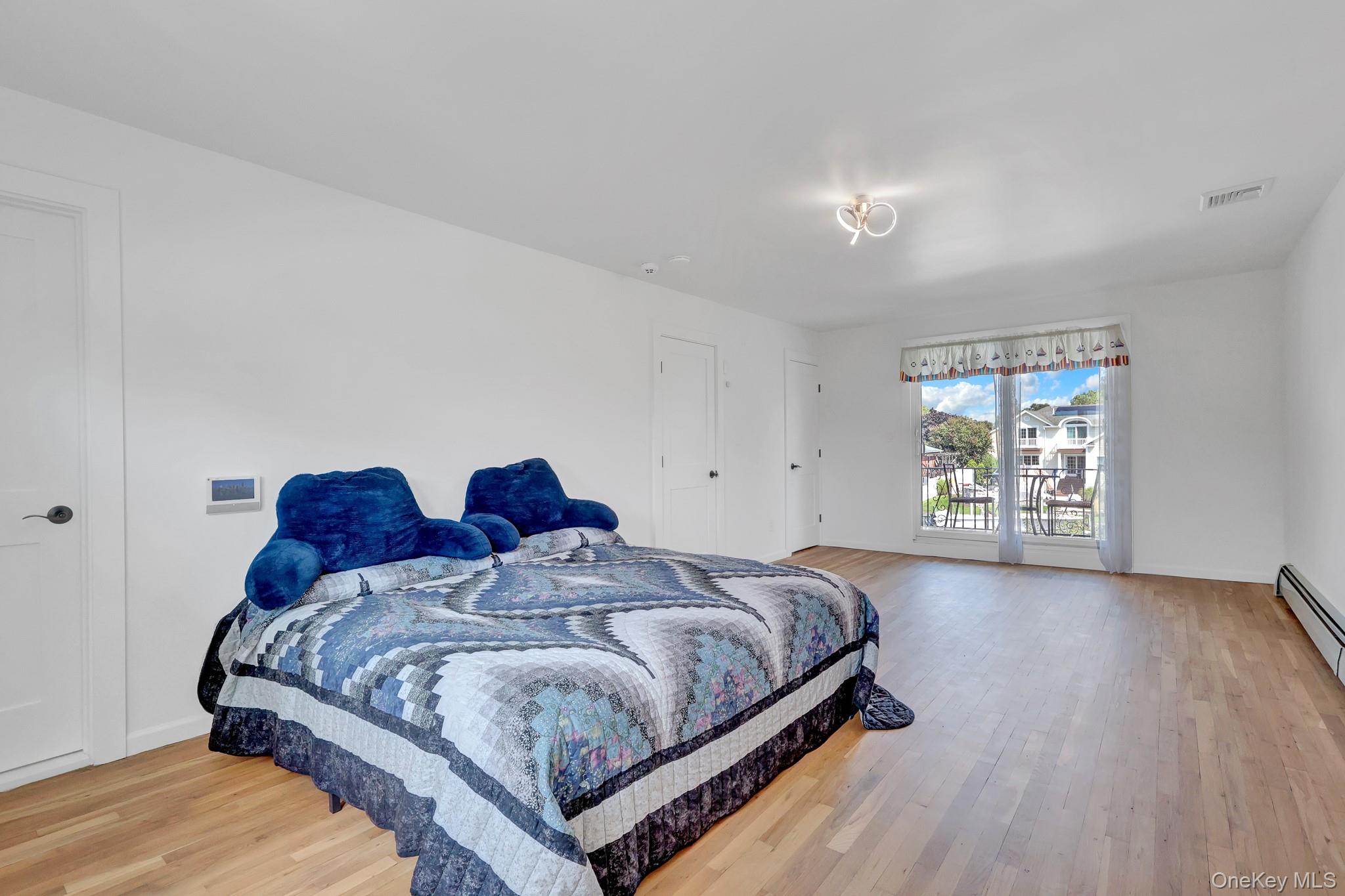 204 Bayview Avenue — photo 12