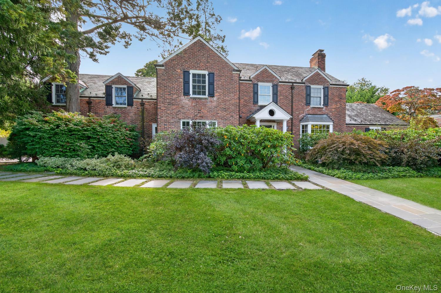 2 Saint Marks Place, Cold Spring Harbor