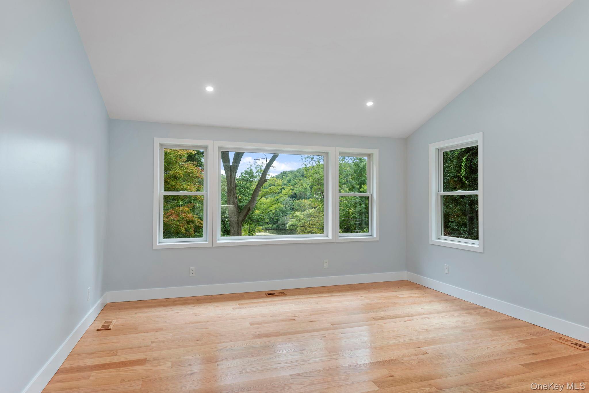 40 Lakeside Drive — photo 17