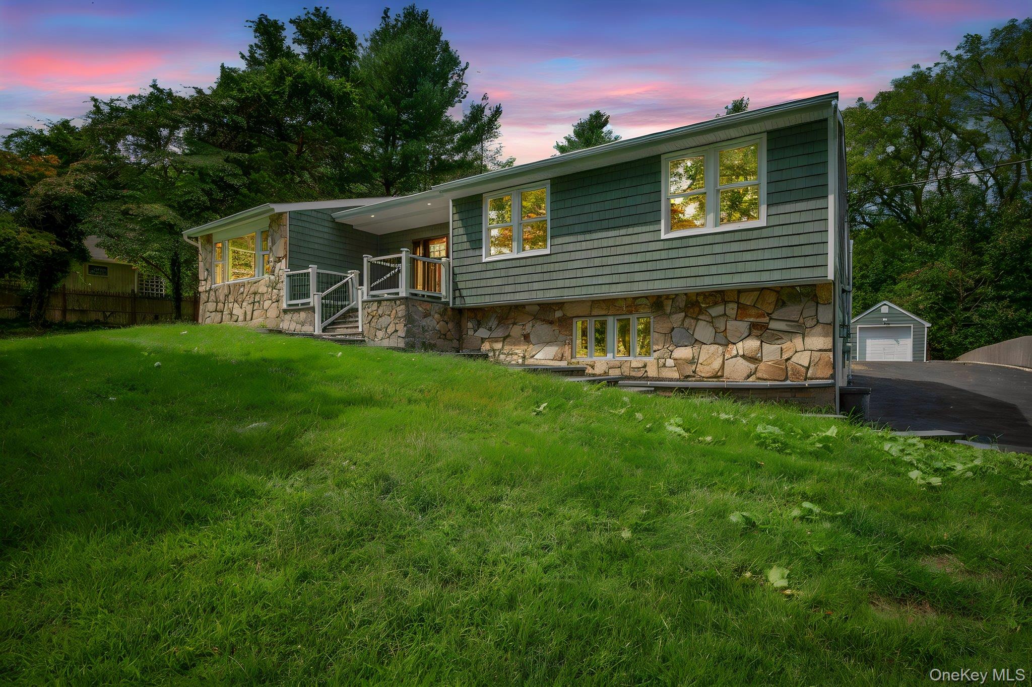40 Lakeside Drive — photo 2