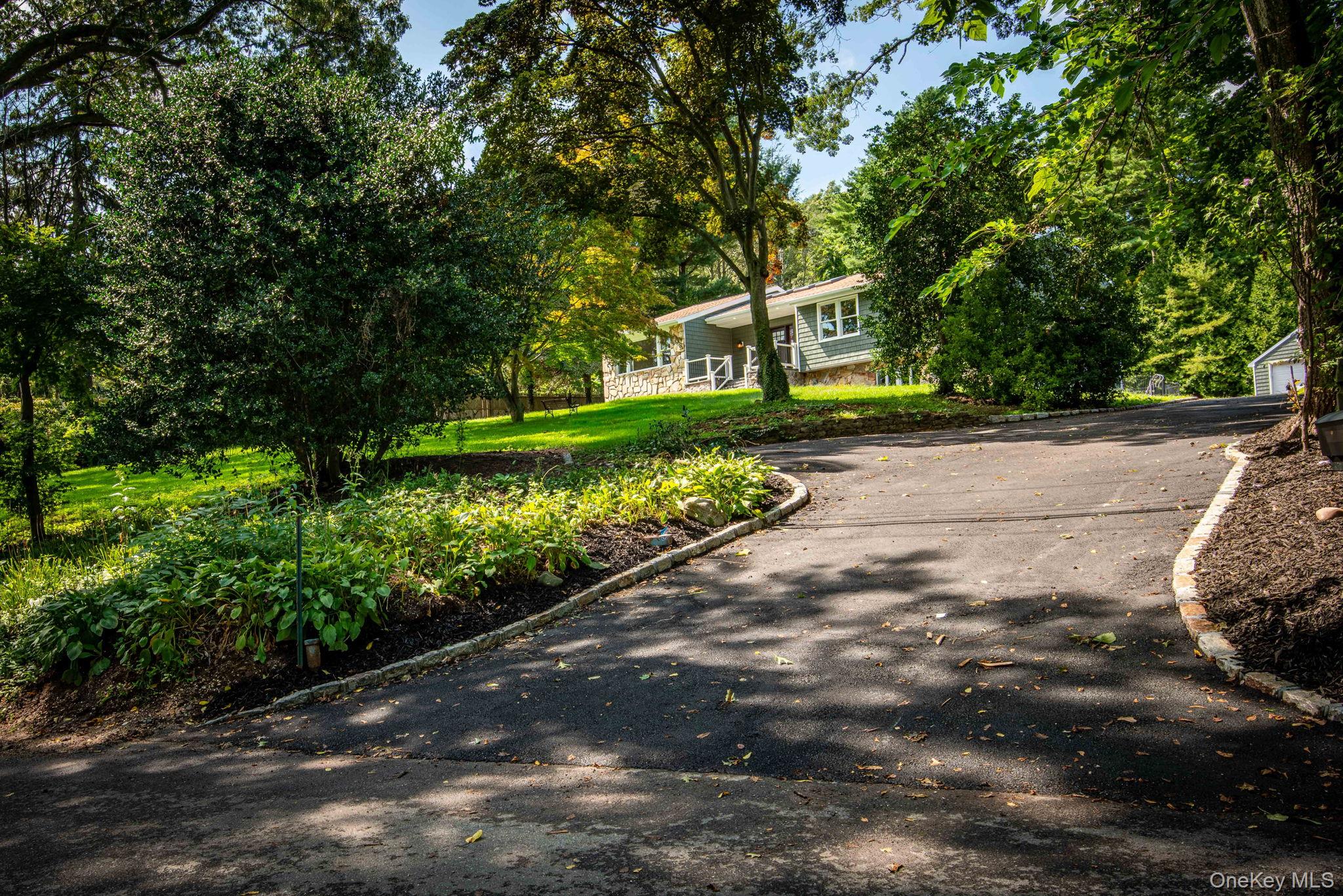 40 Lakeside Drive — photo 3
