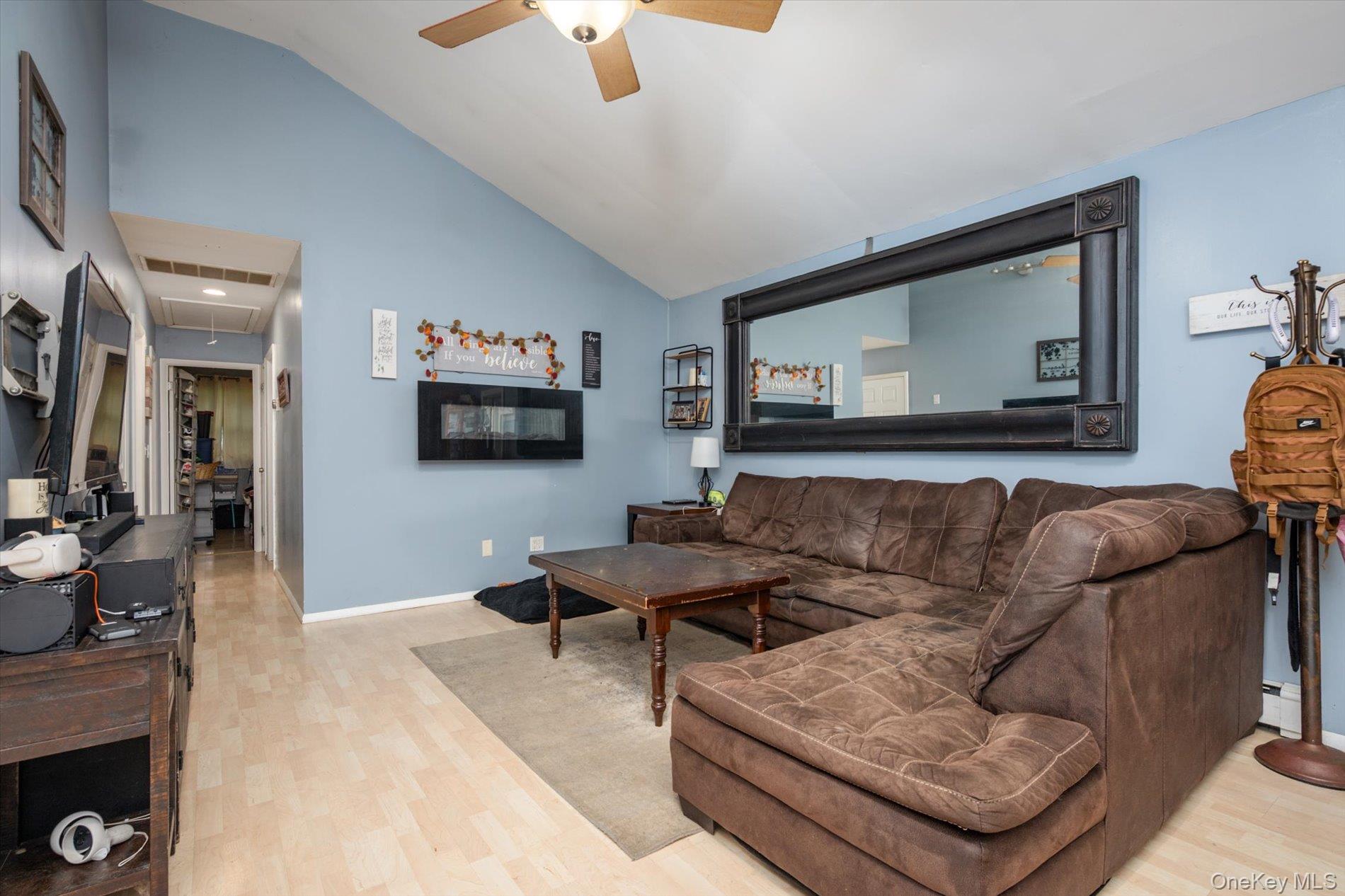 75 Westminster Drive — photo 3