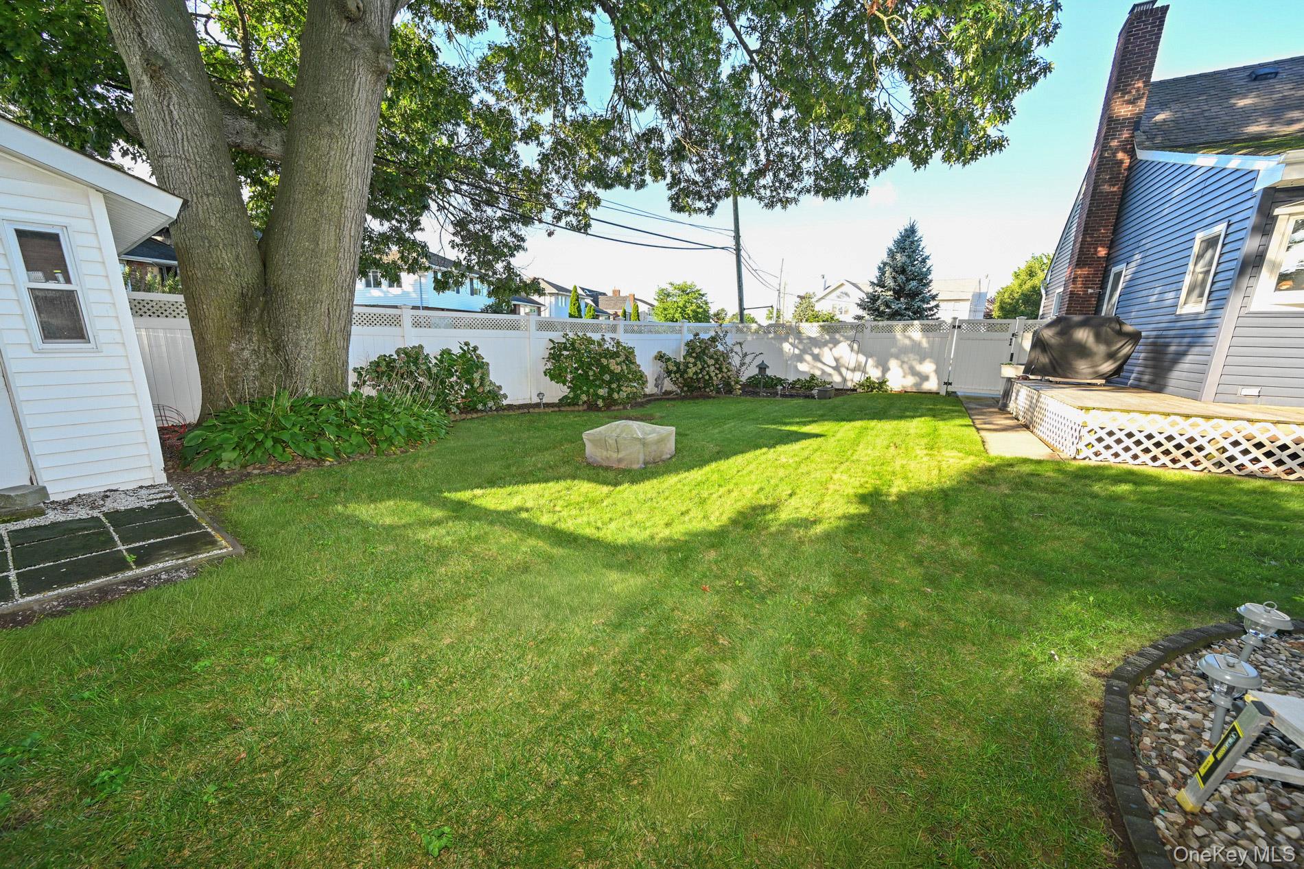 2297 Girard Place — photo 25