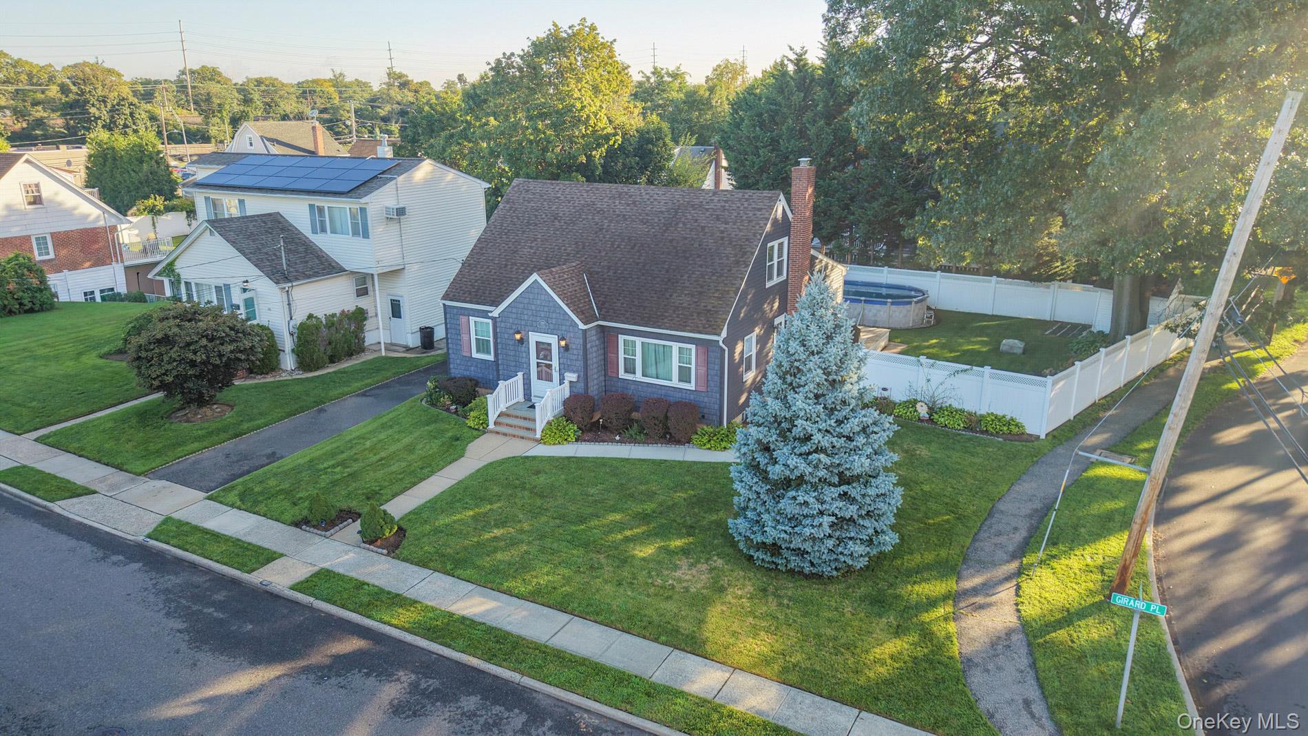 2297 Girard Place, Merrick
