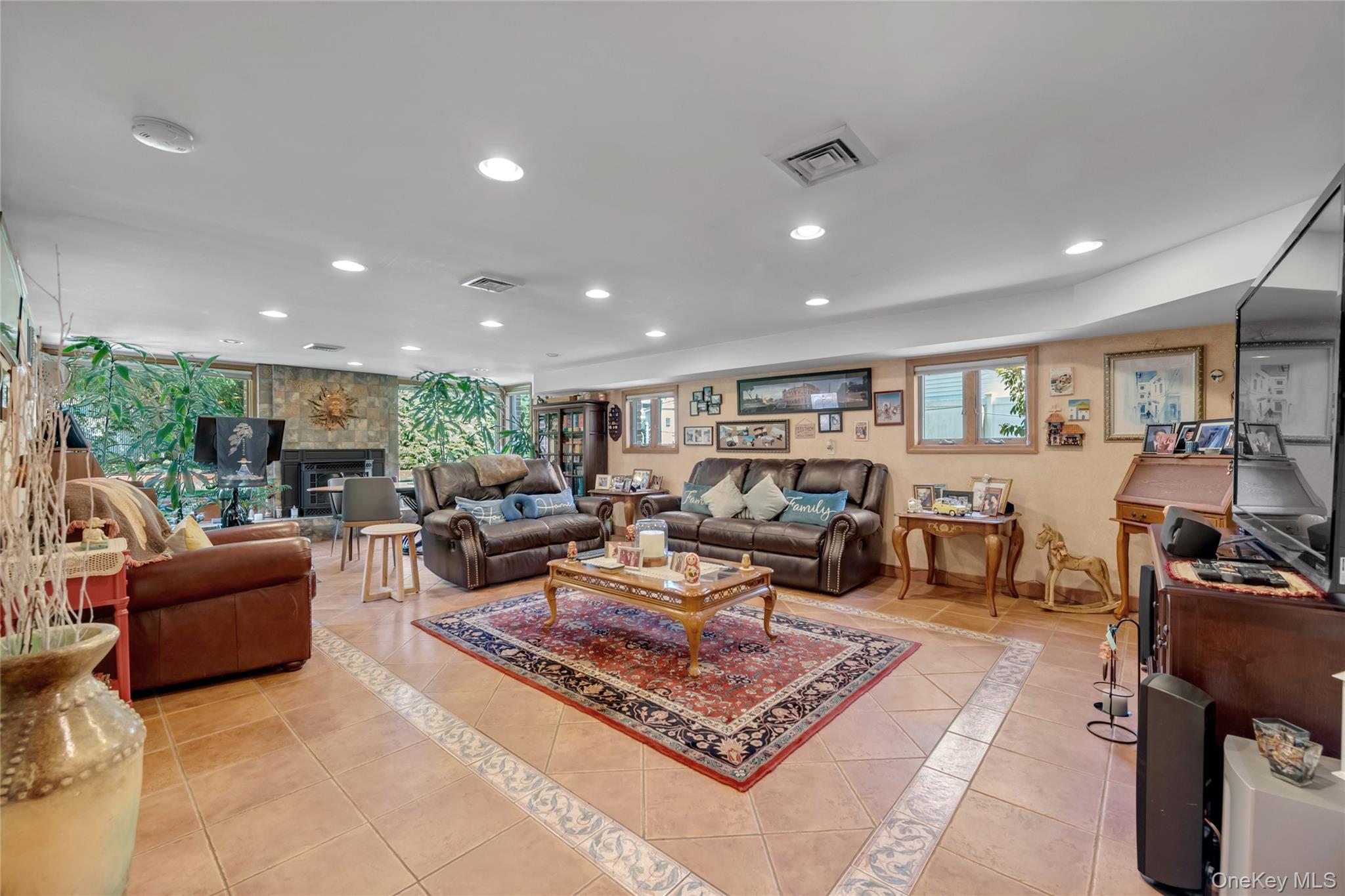 936 Stratford Court — photo 17