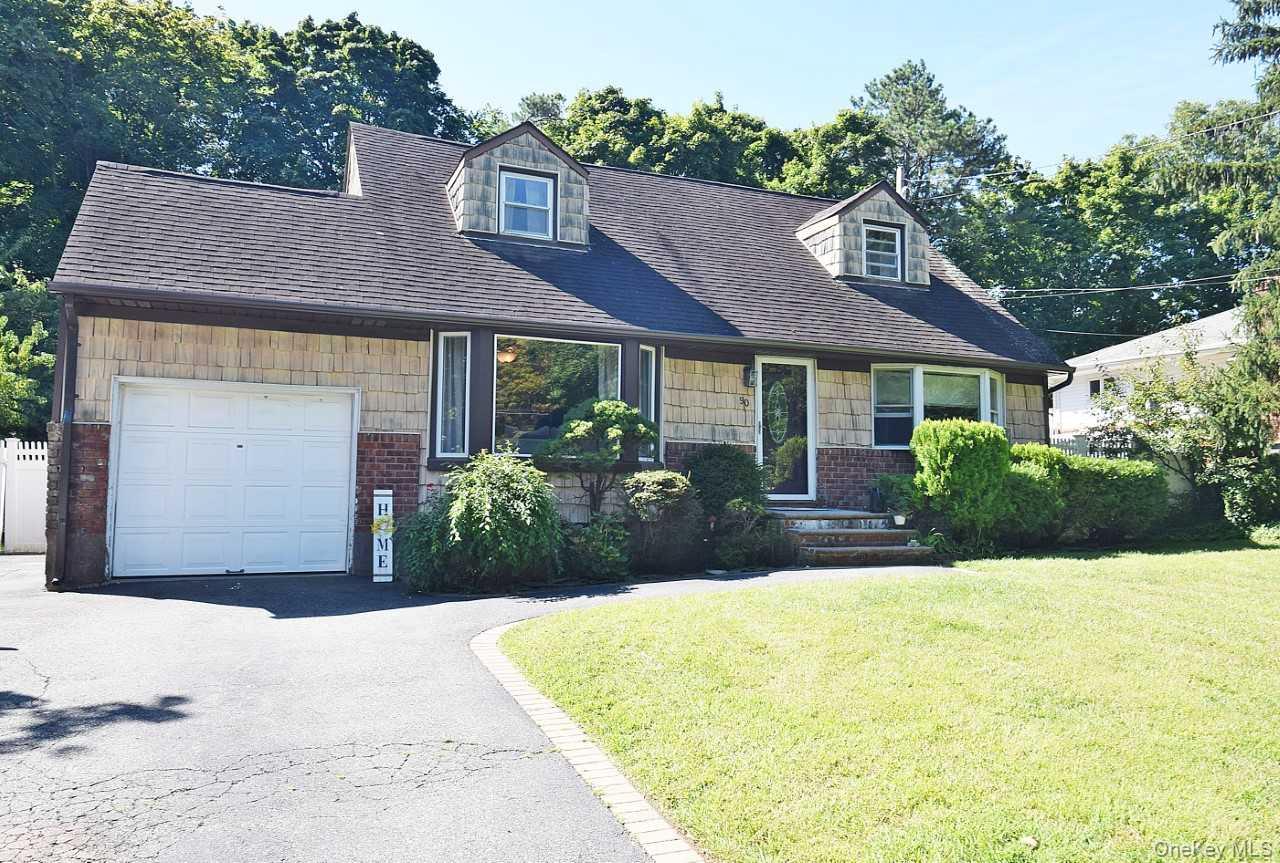 90 Cornell Drive, Smithtown