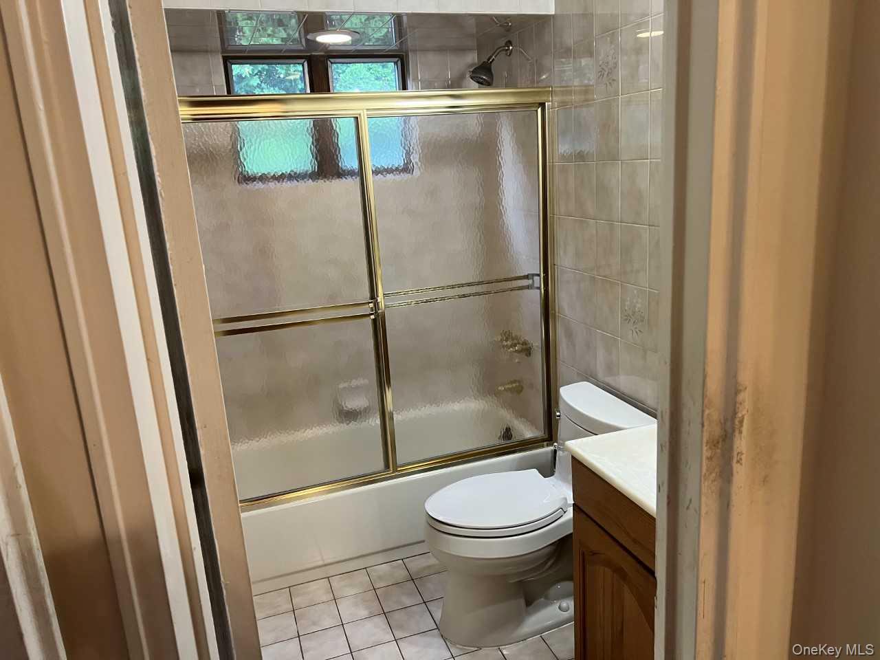 1556 Gardiner Drive — photo 5