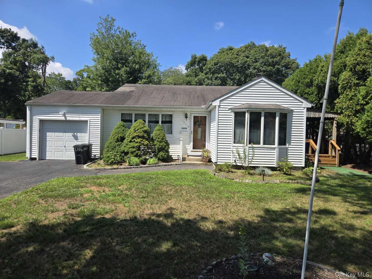 1556 Gardiner Drive, Bay Shore