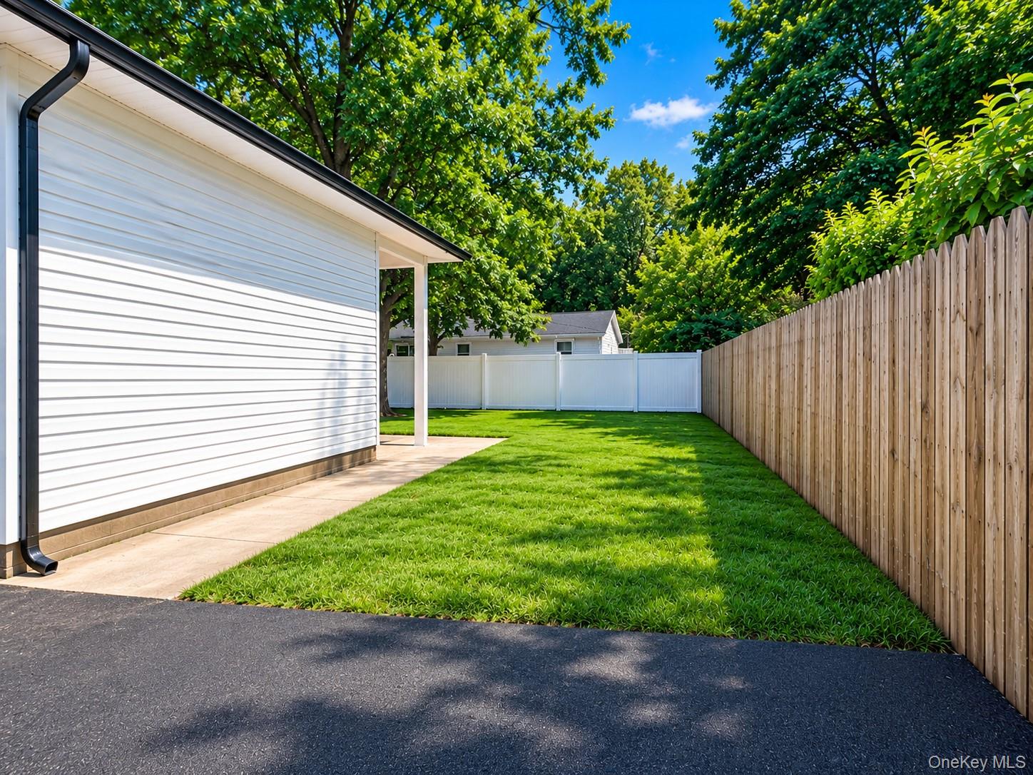 220 Moriches Avenue — photo 15