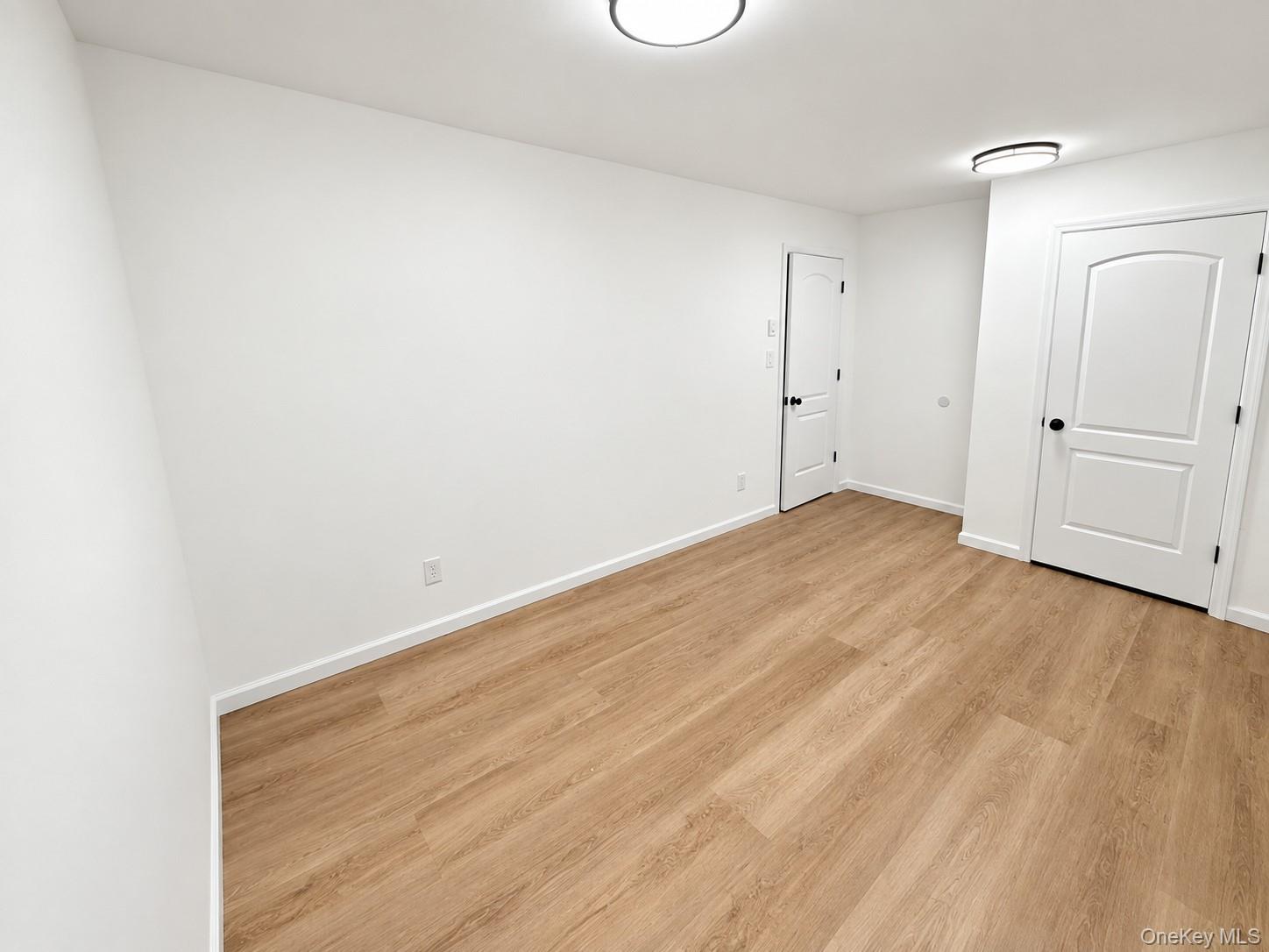 220 Moriches Avenue — photo 6
