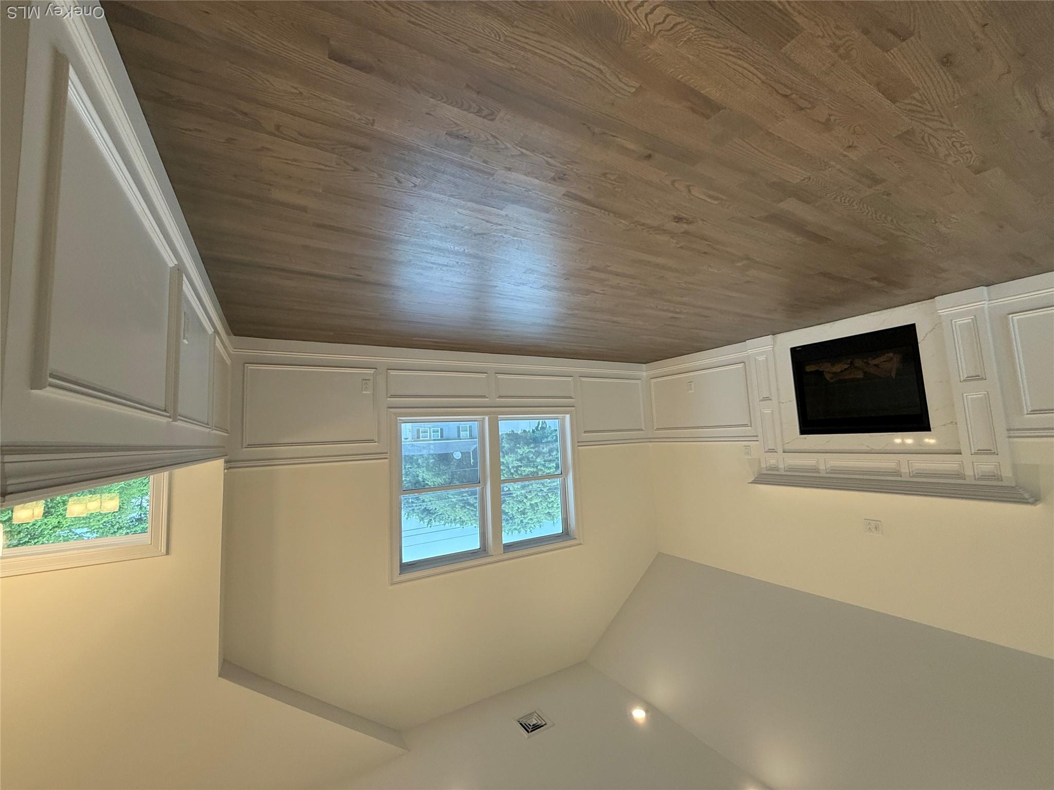 129 Southaven Avenue — photo 4