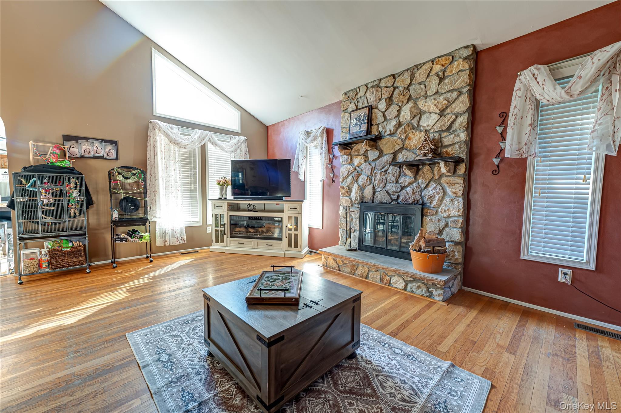 8 Forest Avenue — photo 2