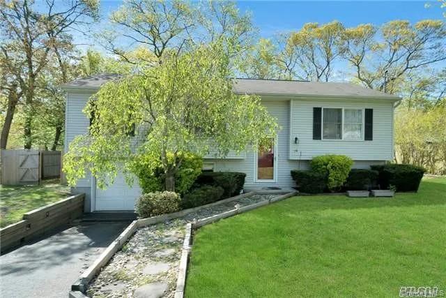 16 Prince Street, Patchogue
