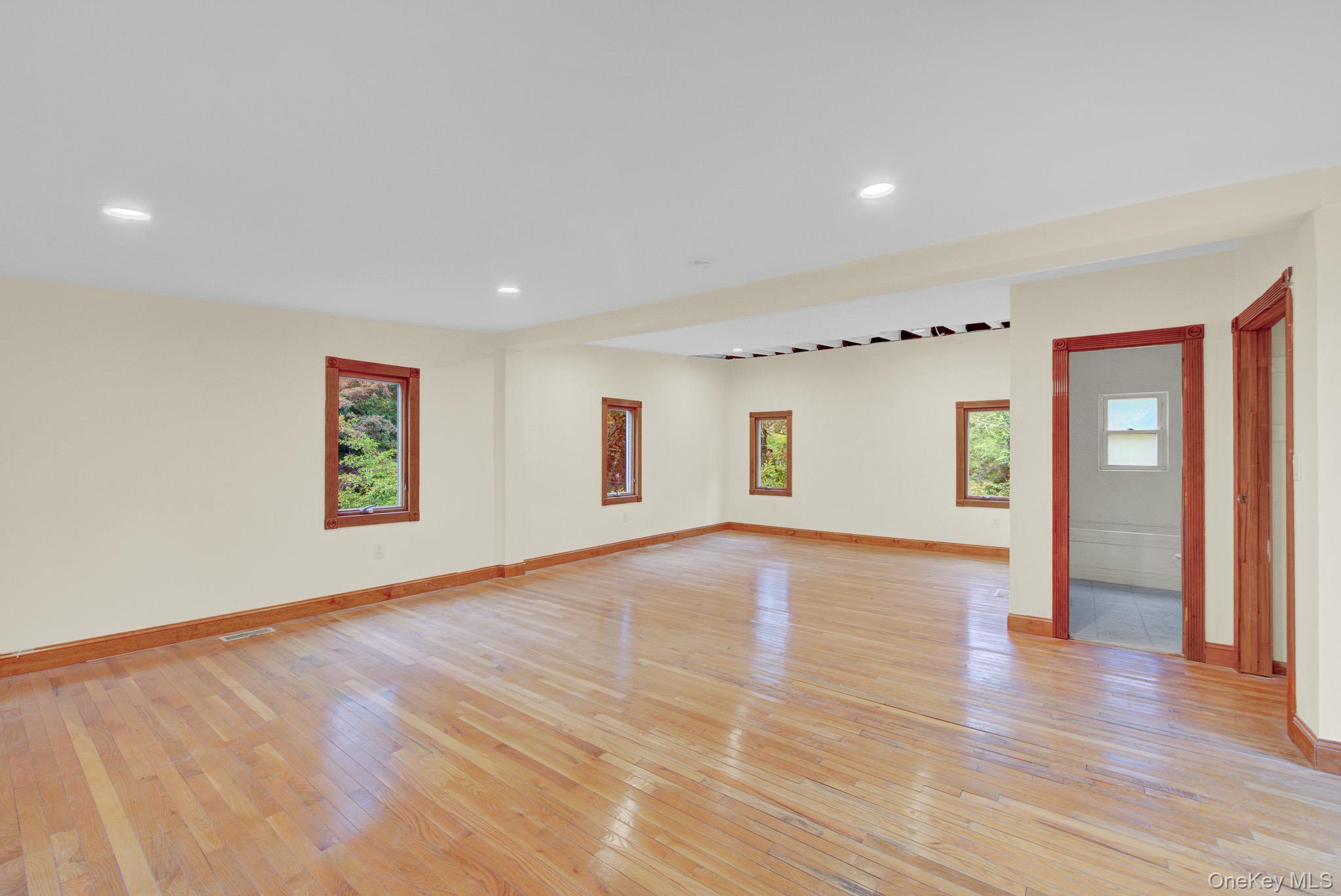 549 Woodbury Road — photo 35