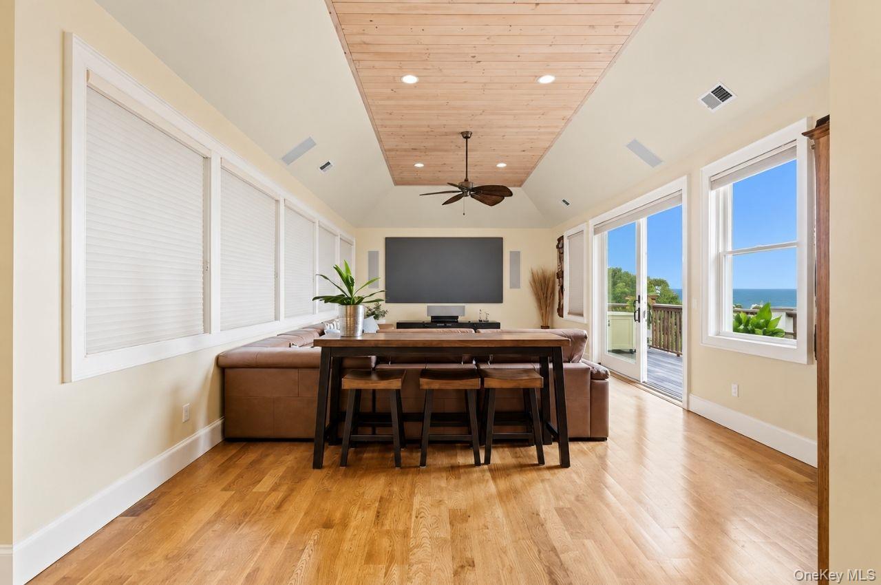 3172 Sound Avenue — photo 28