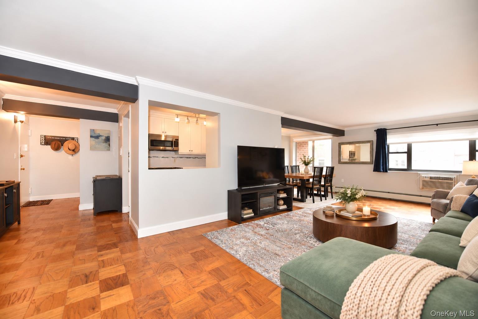 100 Clinton Avenue #1F, Mineola