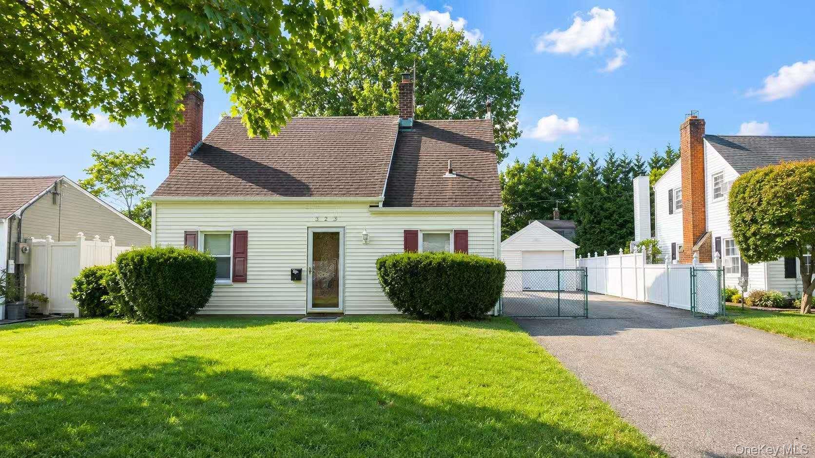 326 Curtis Avenue, Carle Place