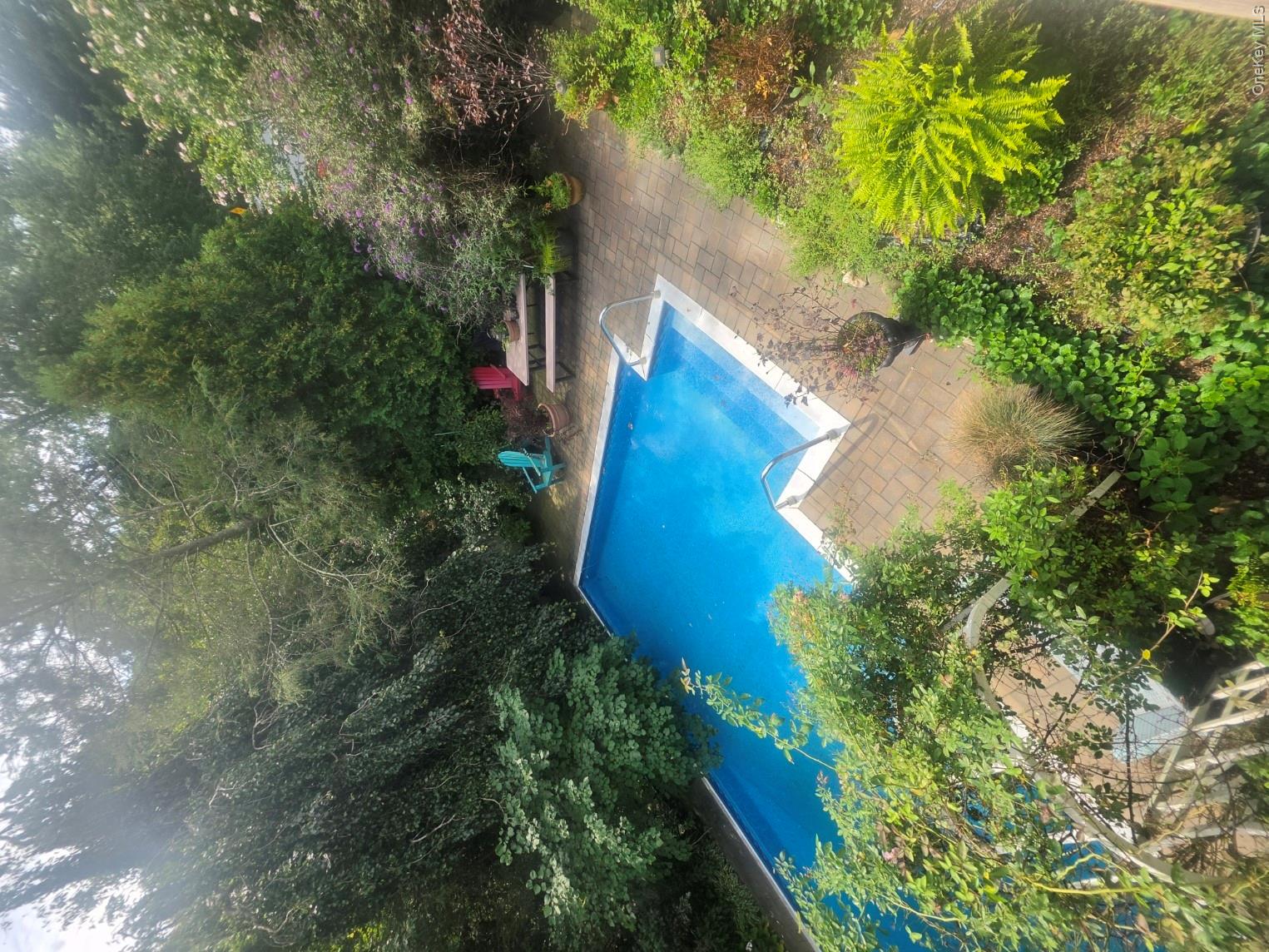 35 Kennedy Drive — photo 4