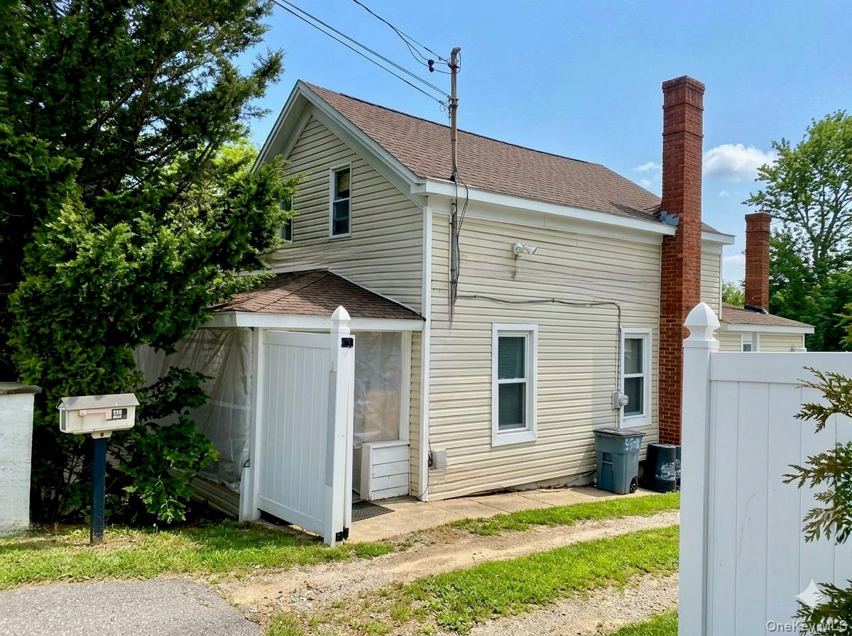 970 Main Street, Riverhead
