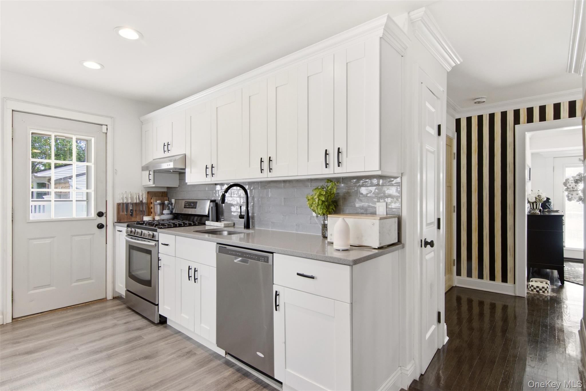 8 Glen Way — photo 14