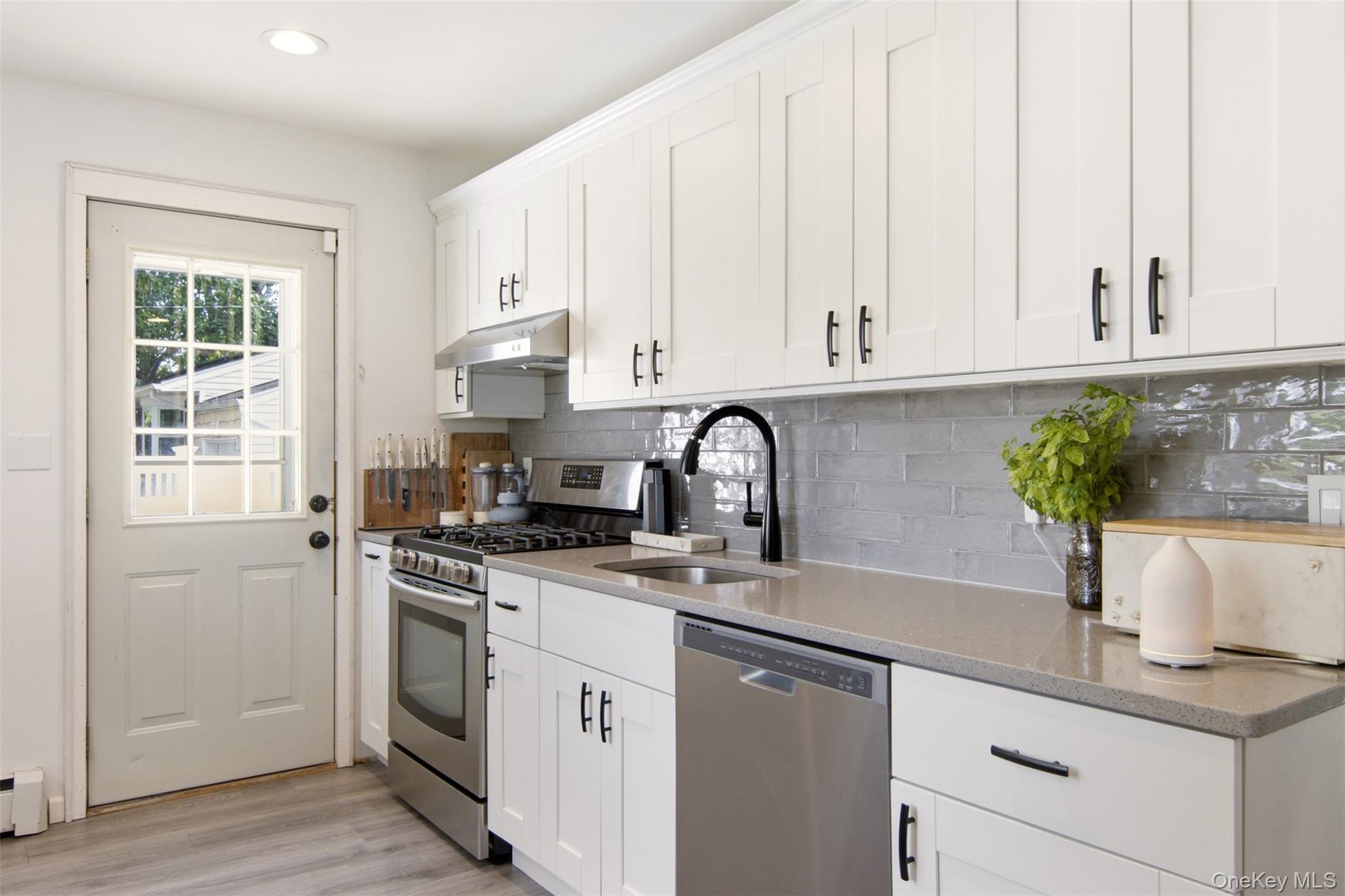 8 Glen Way — photo 15