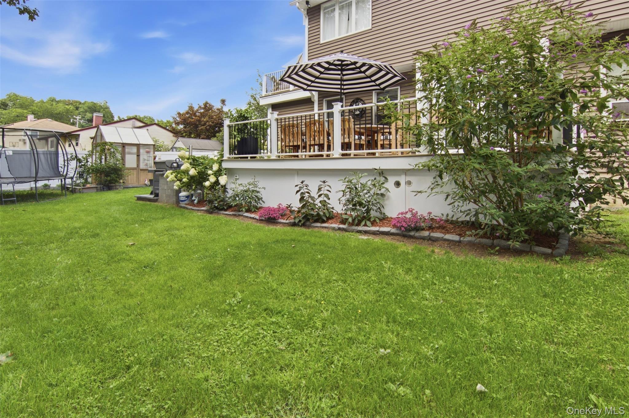 8 Glen Way — photo 32