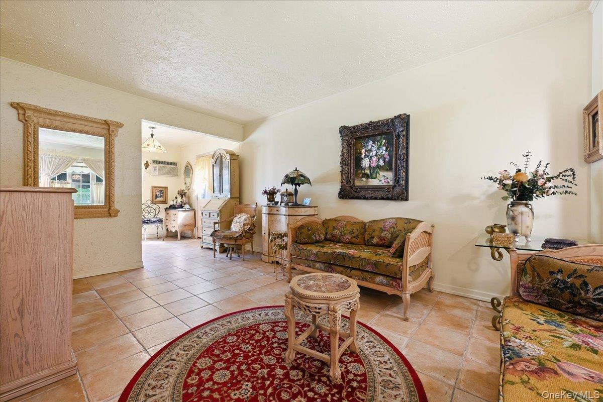65 Riverside Avenue — photo 3