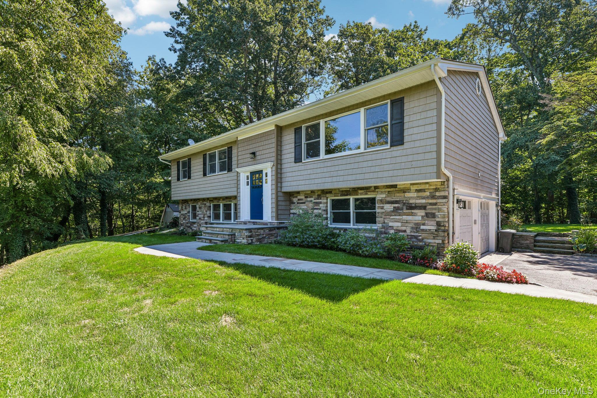 56 Sandy Hollow Road — photo 2