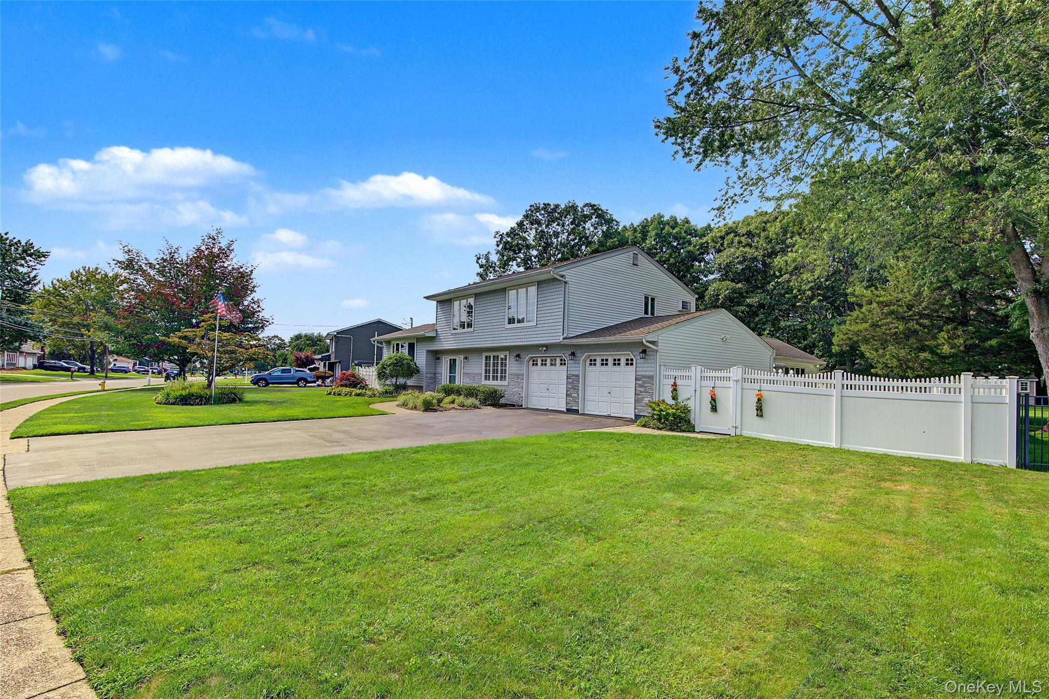 105 Nathan Drive — photo 2