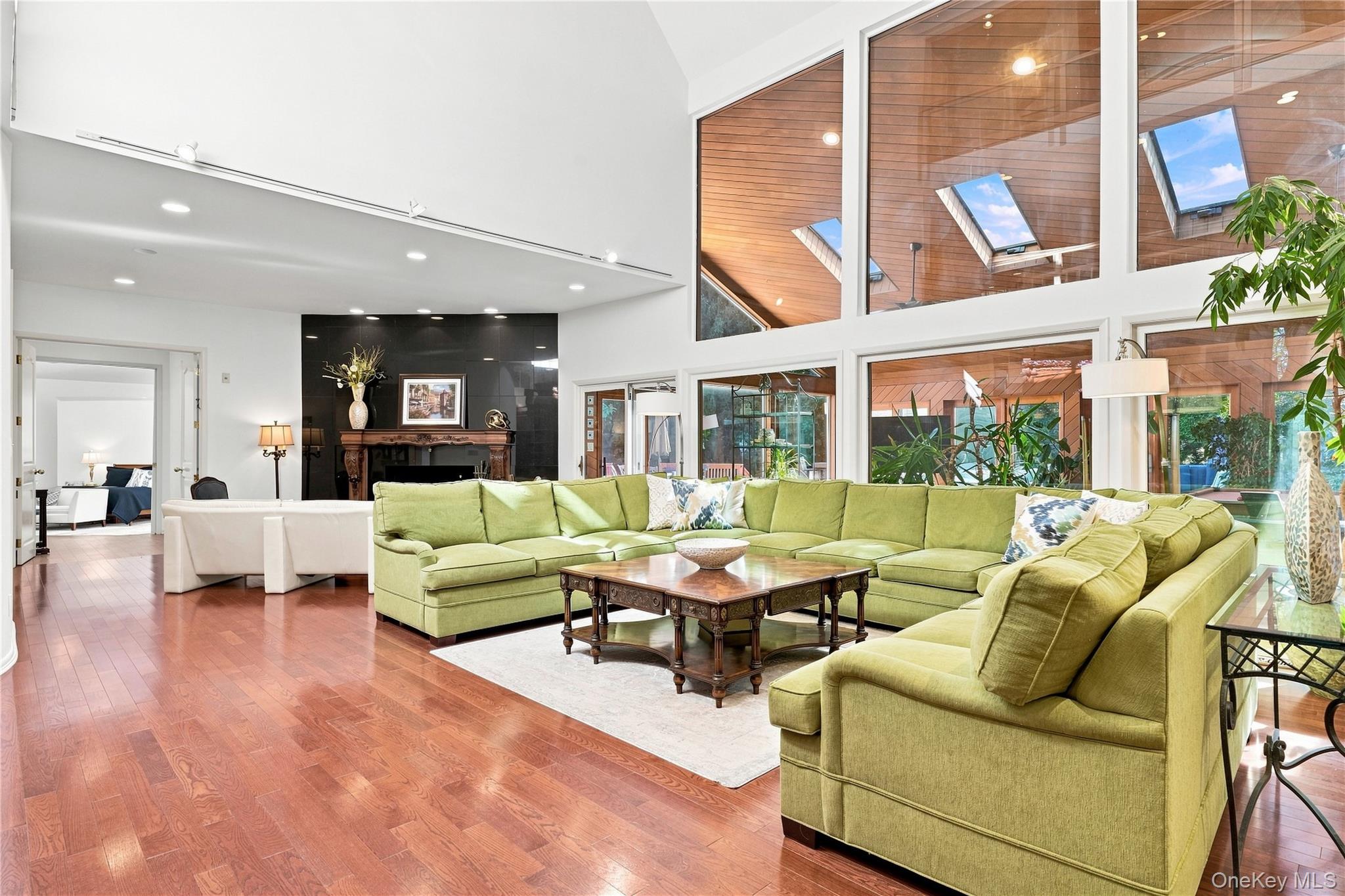 9 Swan Place — photo 13
