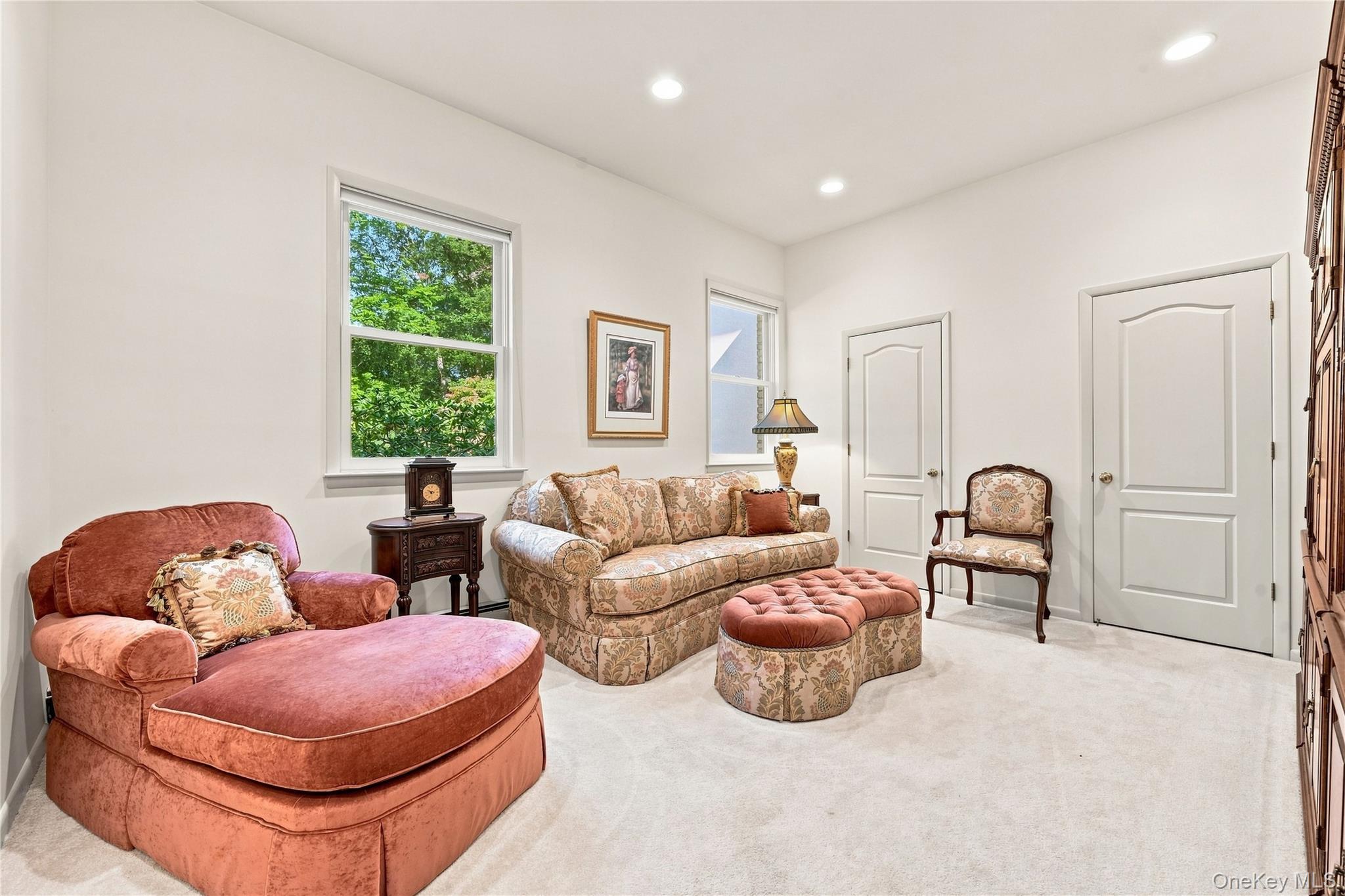 9 Swan Place — photo 18