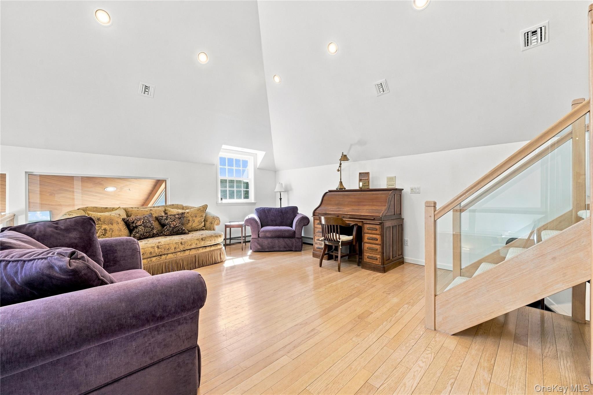 9 Swan Place — photo 32