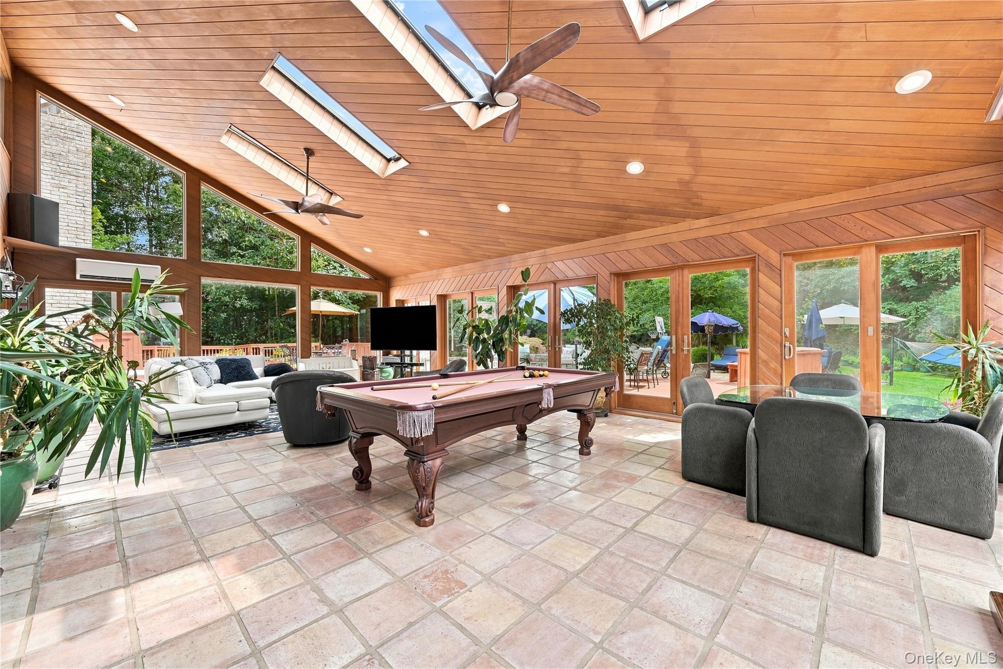 9 Swan Place — photo 35