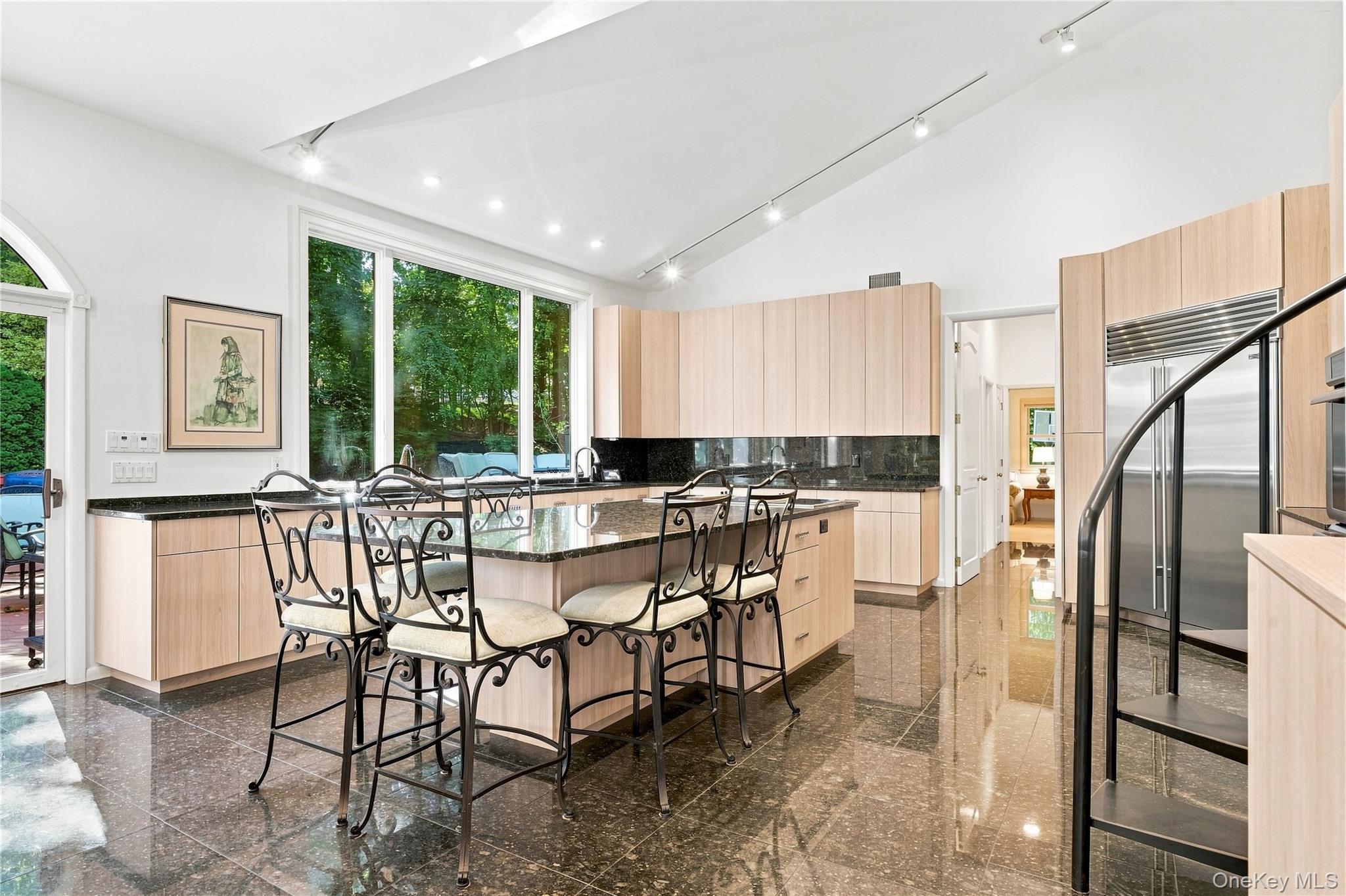 9 Swan Place — photo 9