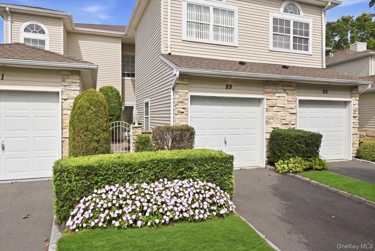 89 Windwatch Drive, Hauppauge