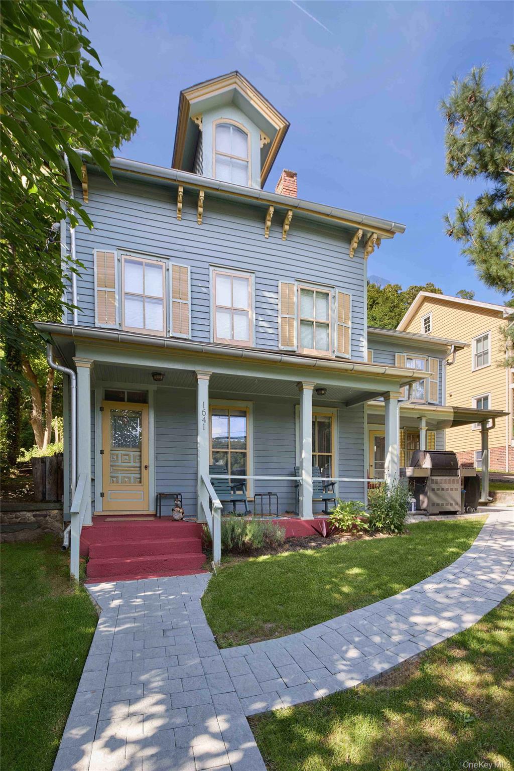 1641 Northern Boulevard, Roslyn