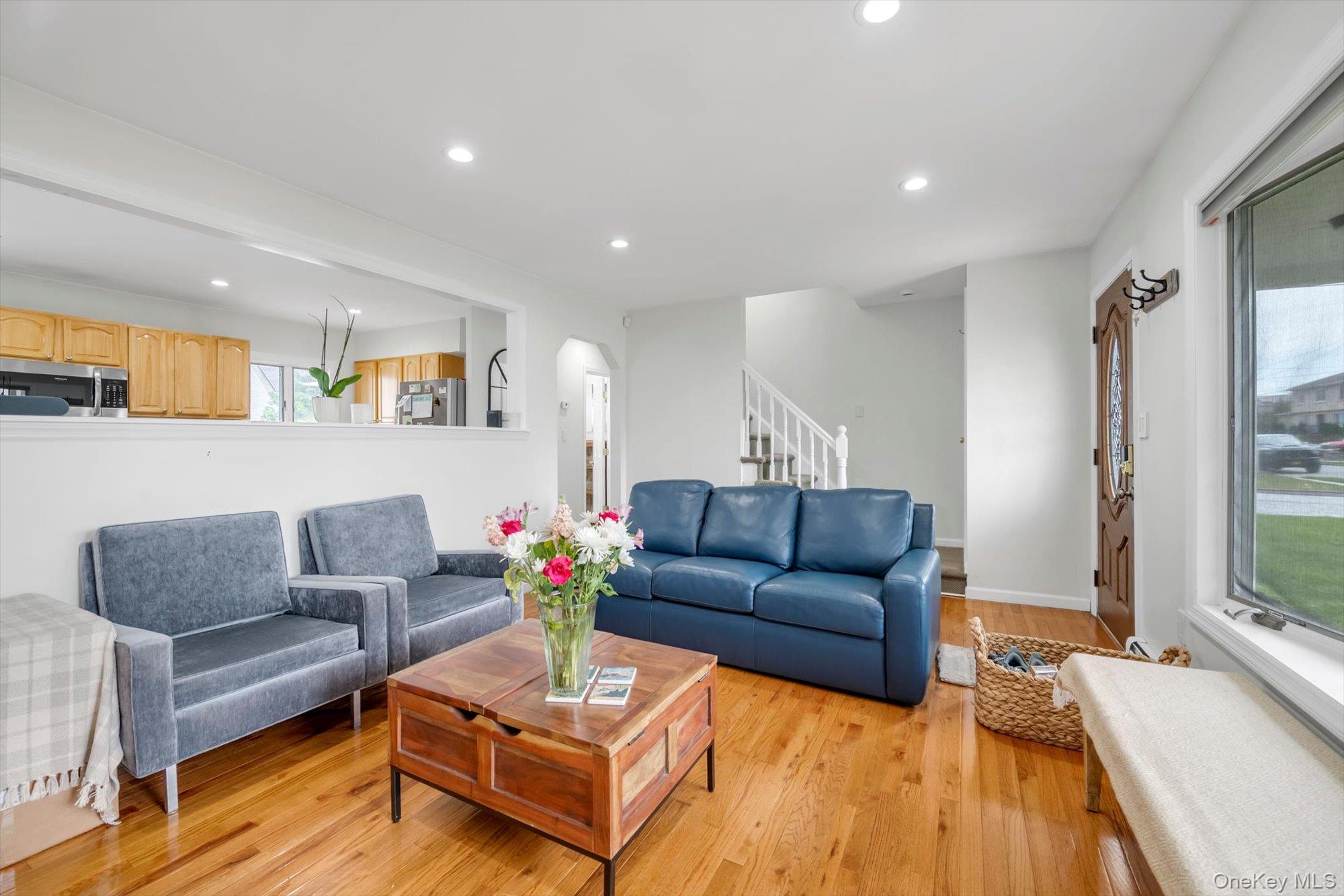 1055 Jefferson Street — photo 2