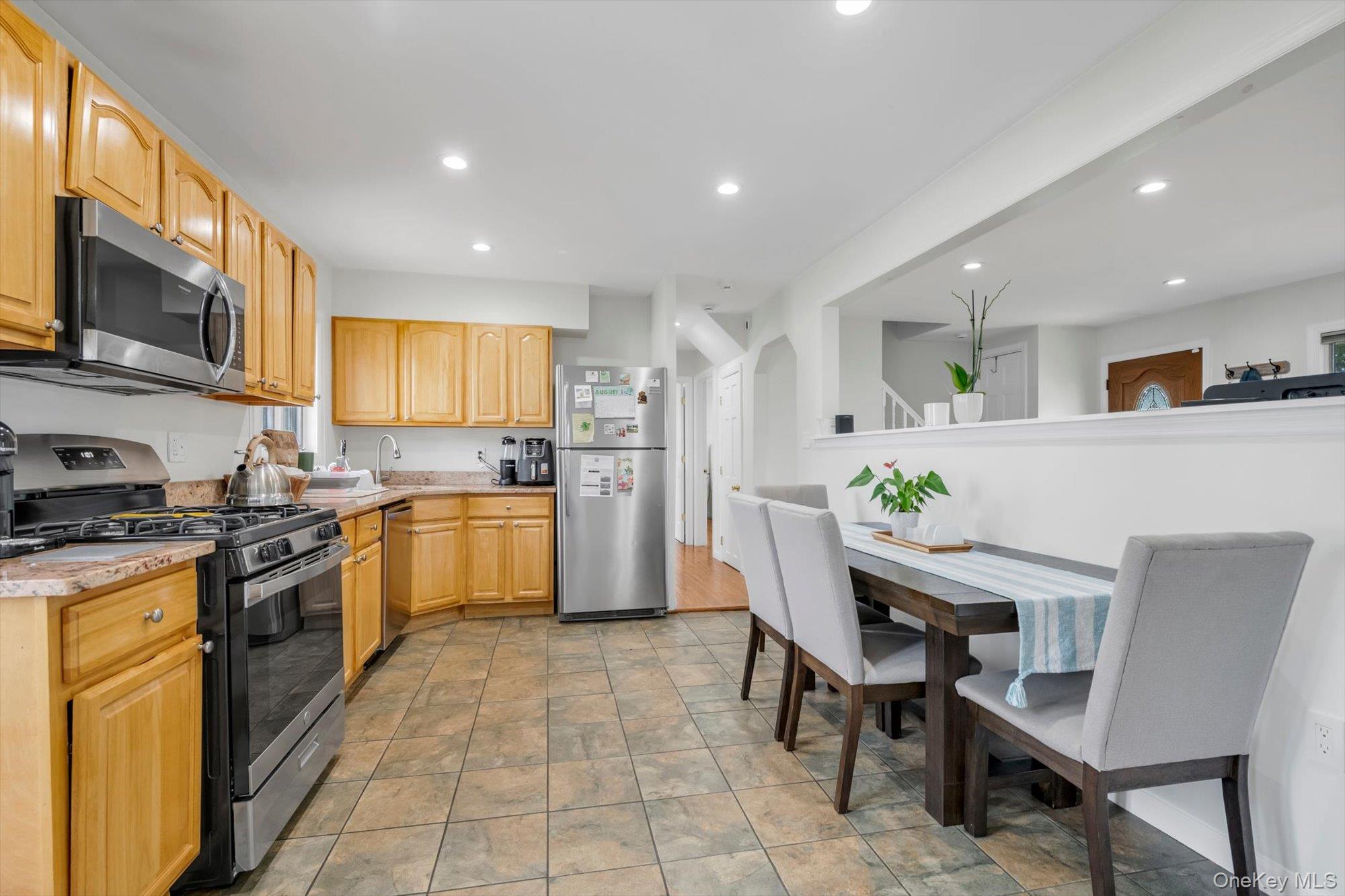 1055 Jefferson Street — photo 5