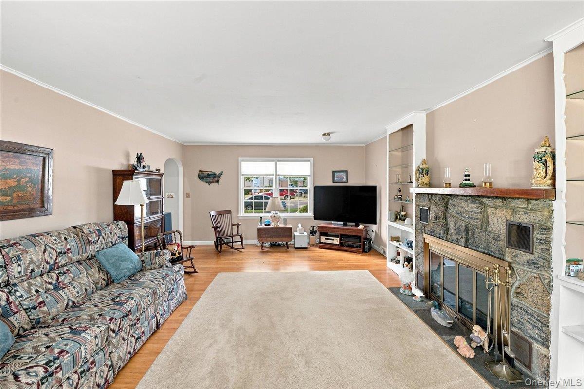 297 Maple Avenue — photo 5