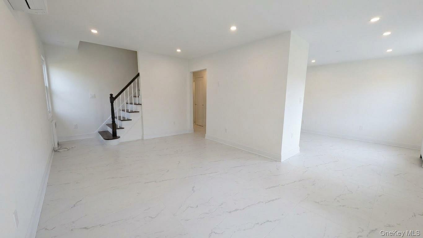 11 Wood Street — photo 16