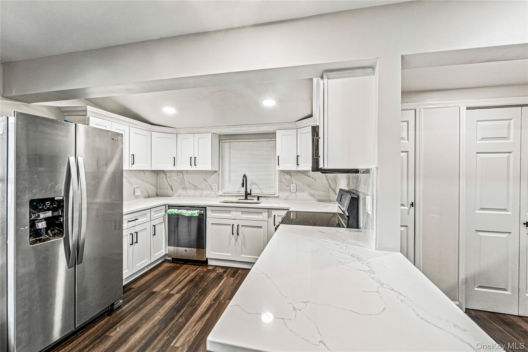 155 Moriches Avenue — photo 4