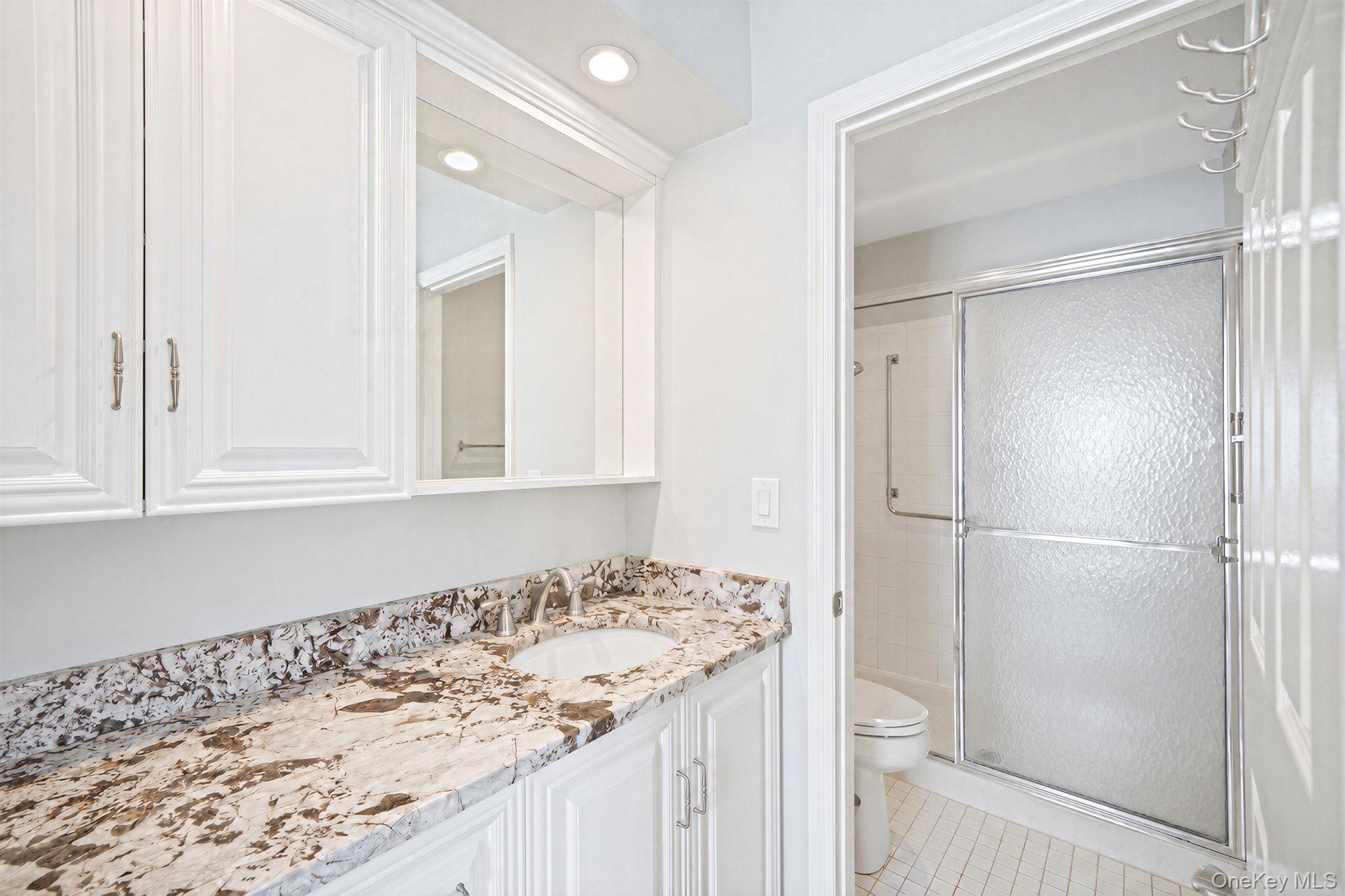 20 Wainscott Court — photo 22