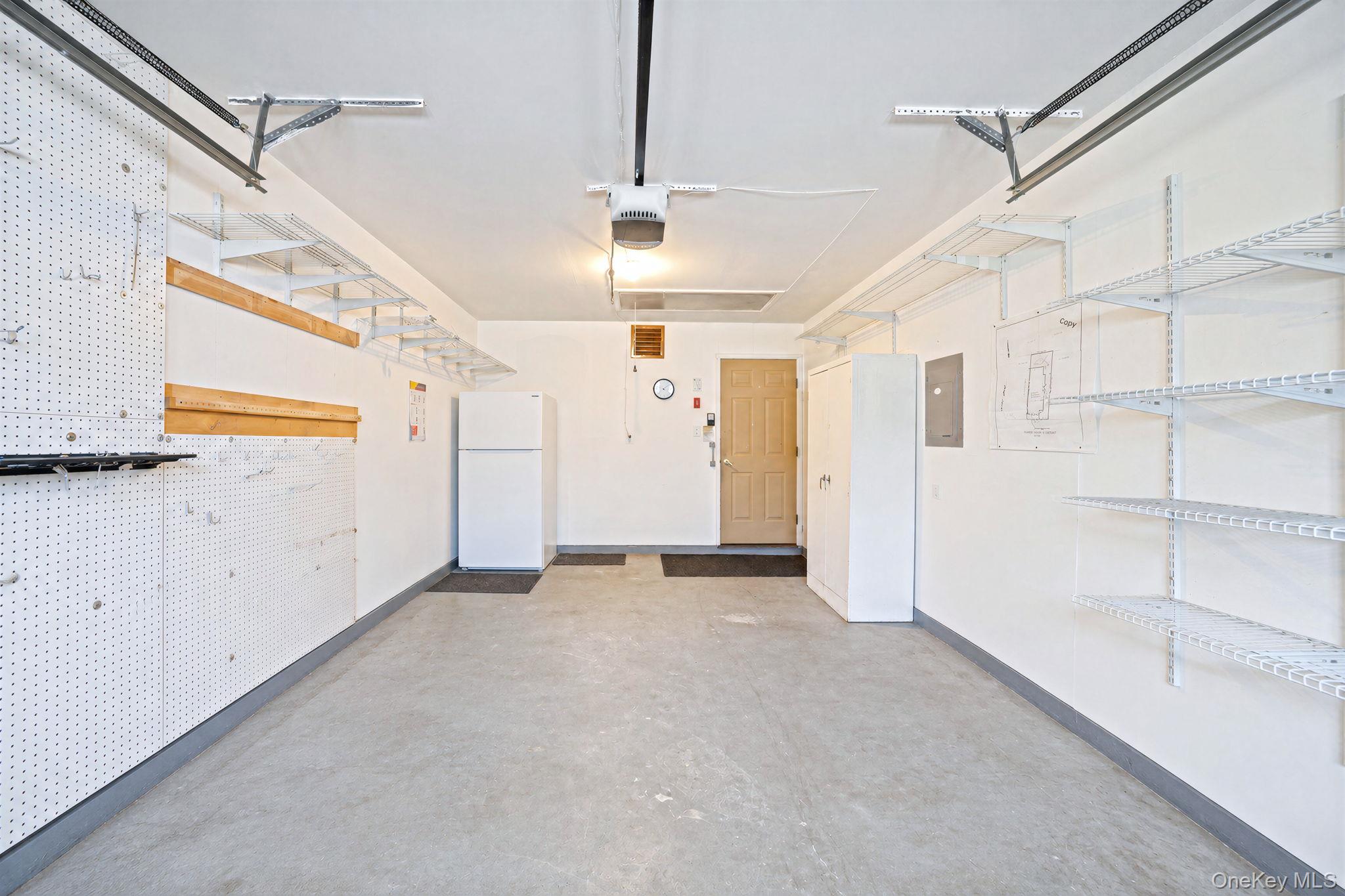 20 Wainscott Court — photo 25